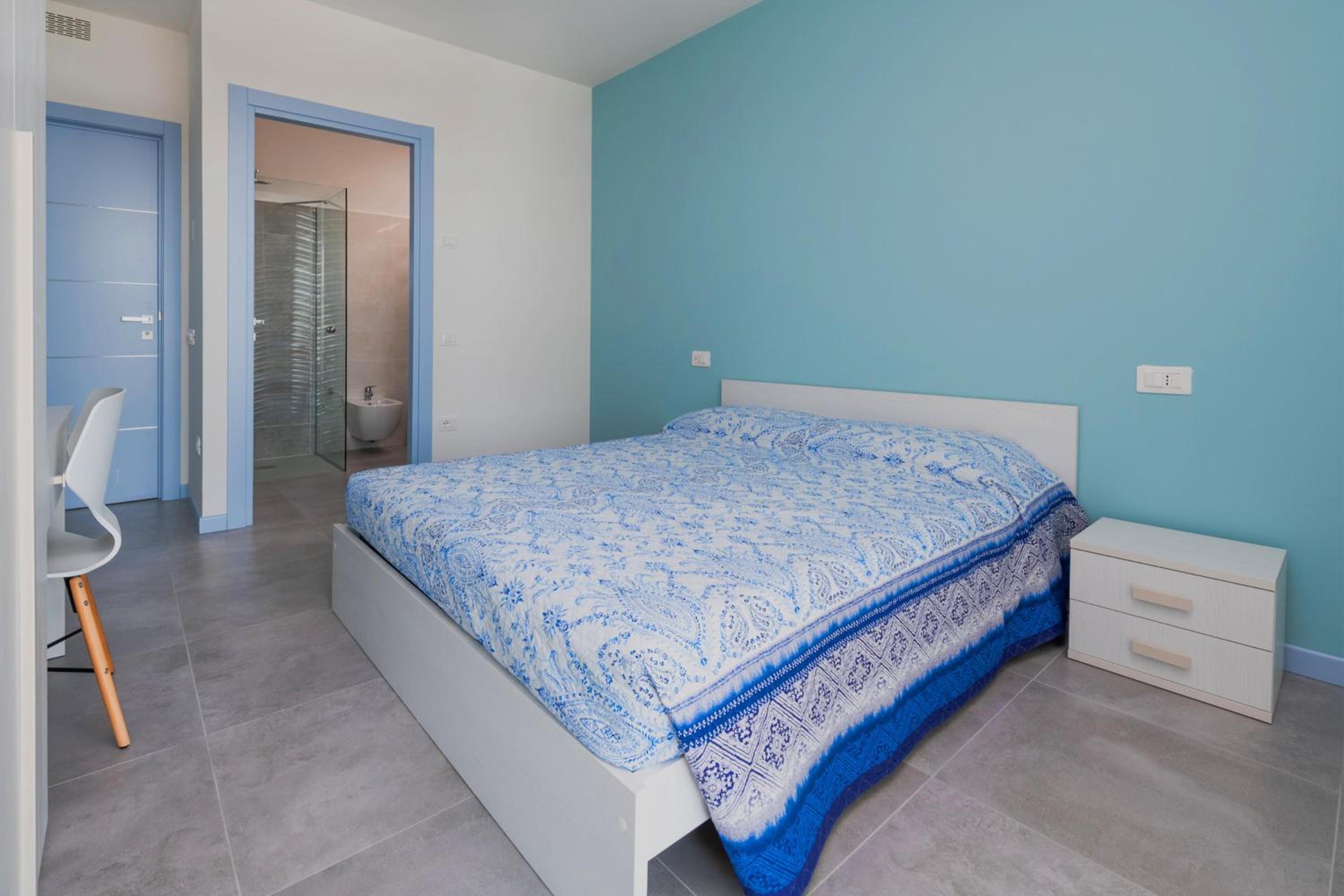 Four-Bedroom Deluxe Apartment