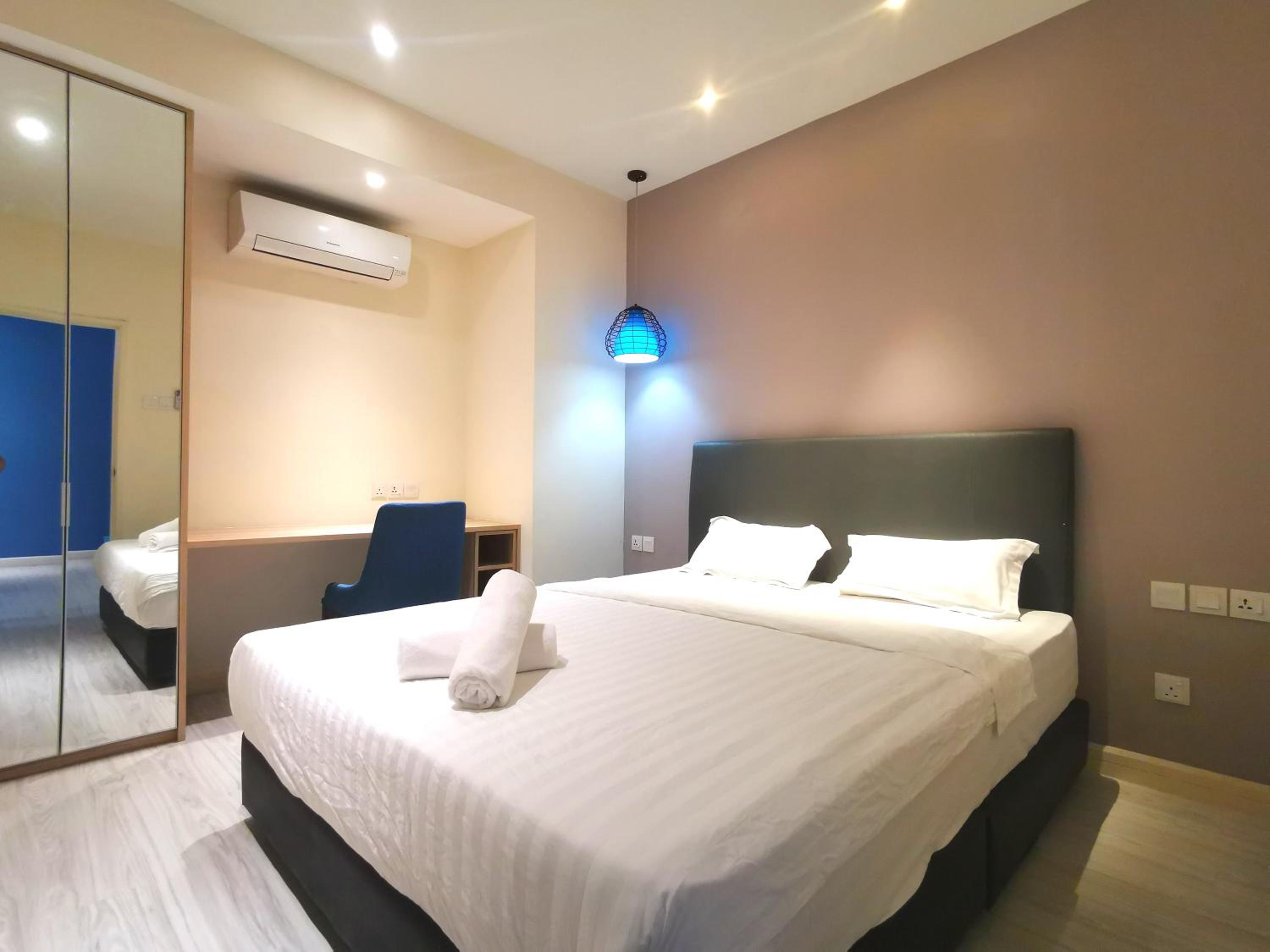 Apartment with Sea View - Photo 10