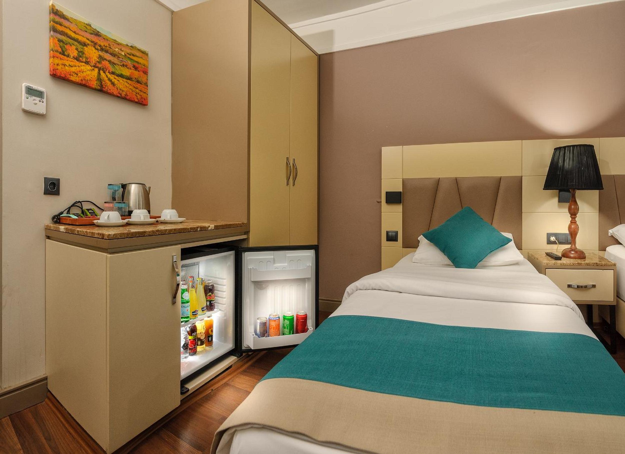 Triple Room with Balcony photo 3