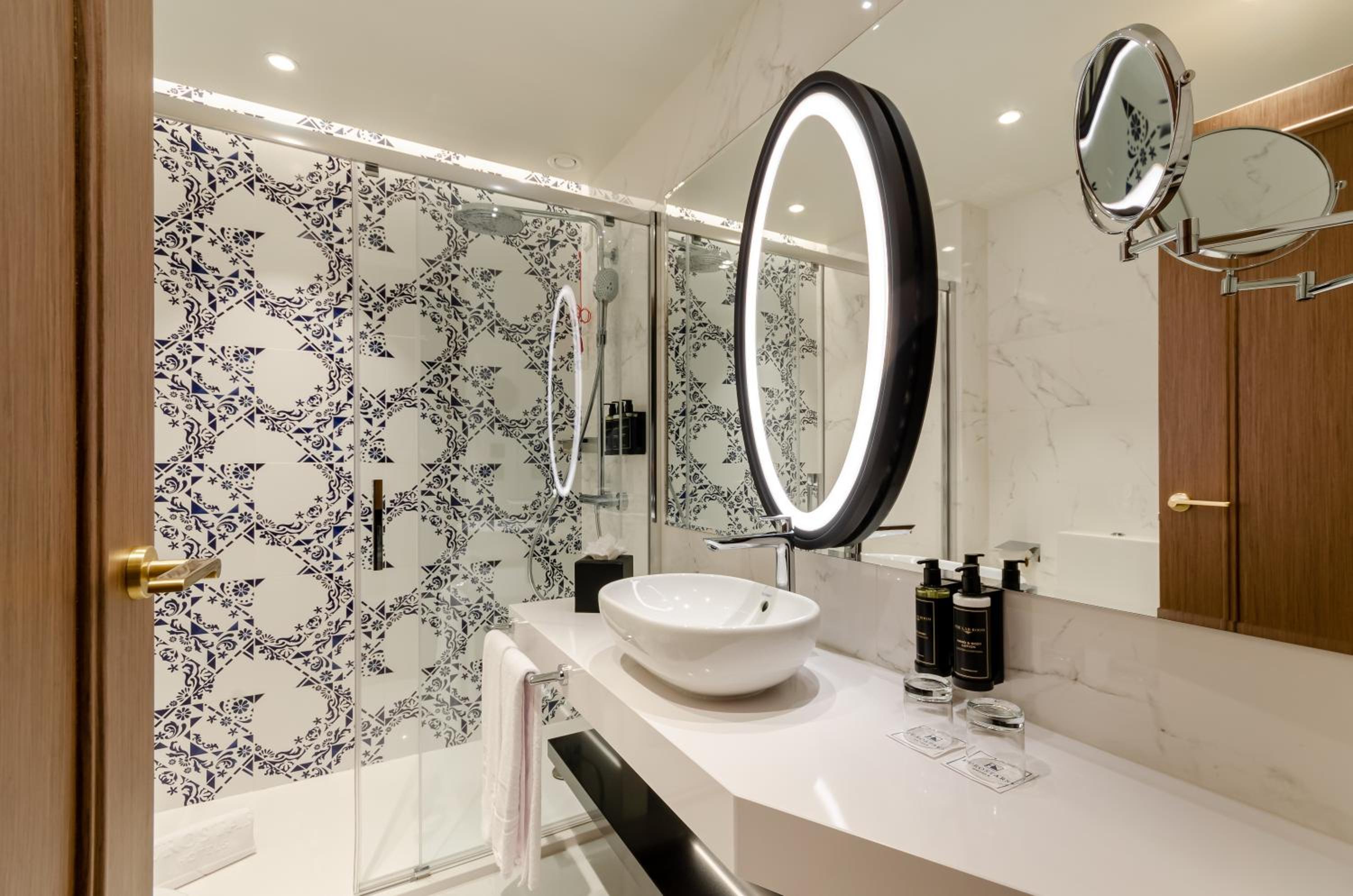 Deluxe Double Room - Photo 7