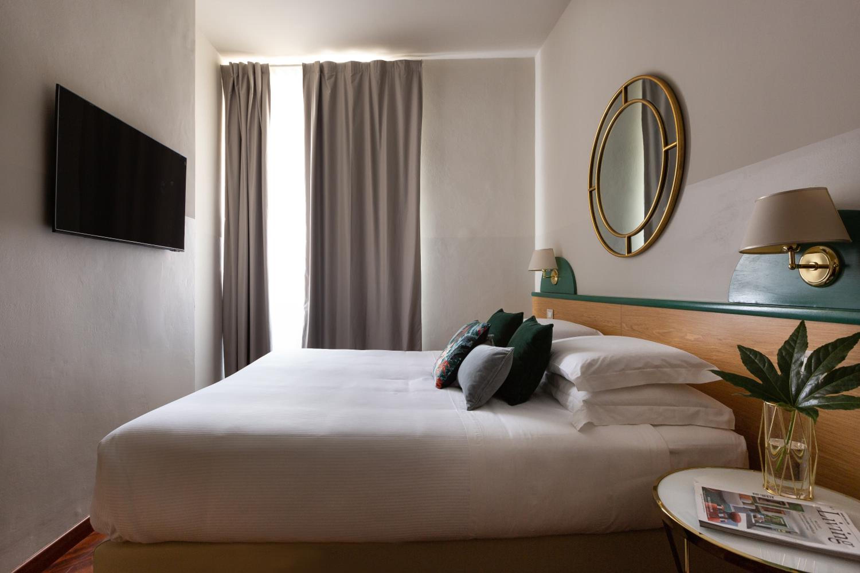 Deluxe Double or Twin Room photo 3