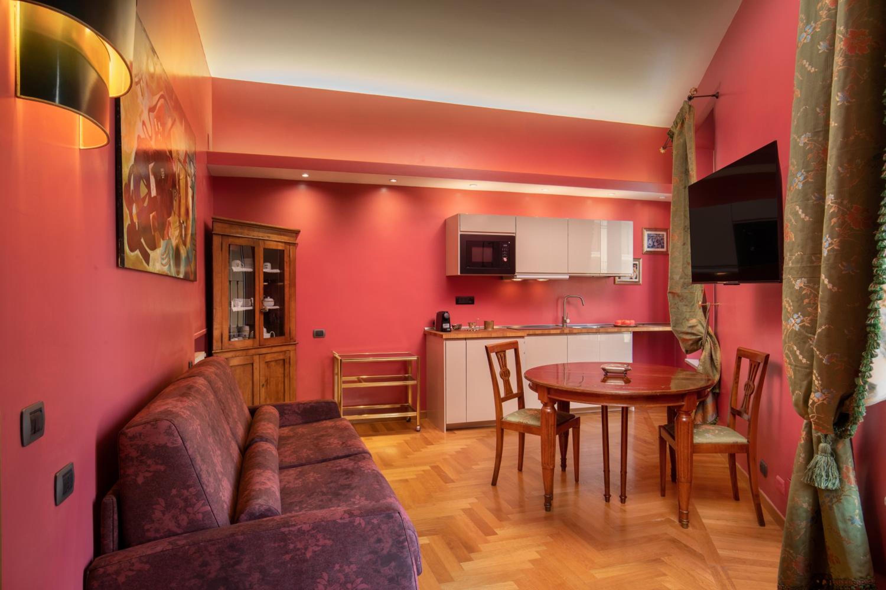 Deluxe Family Room photo 2
