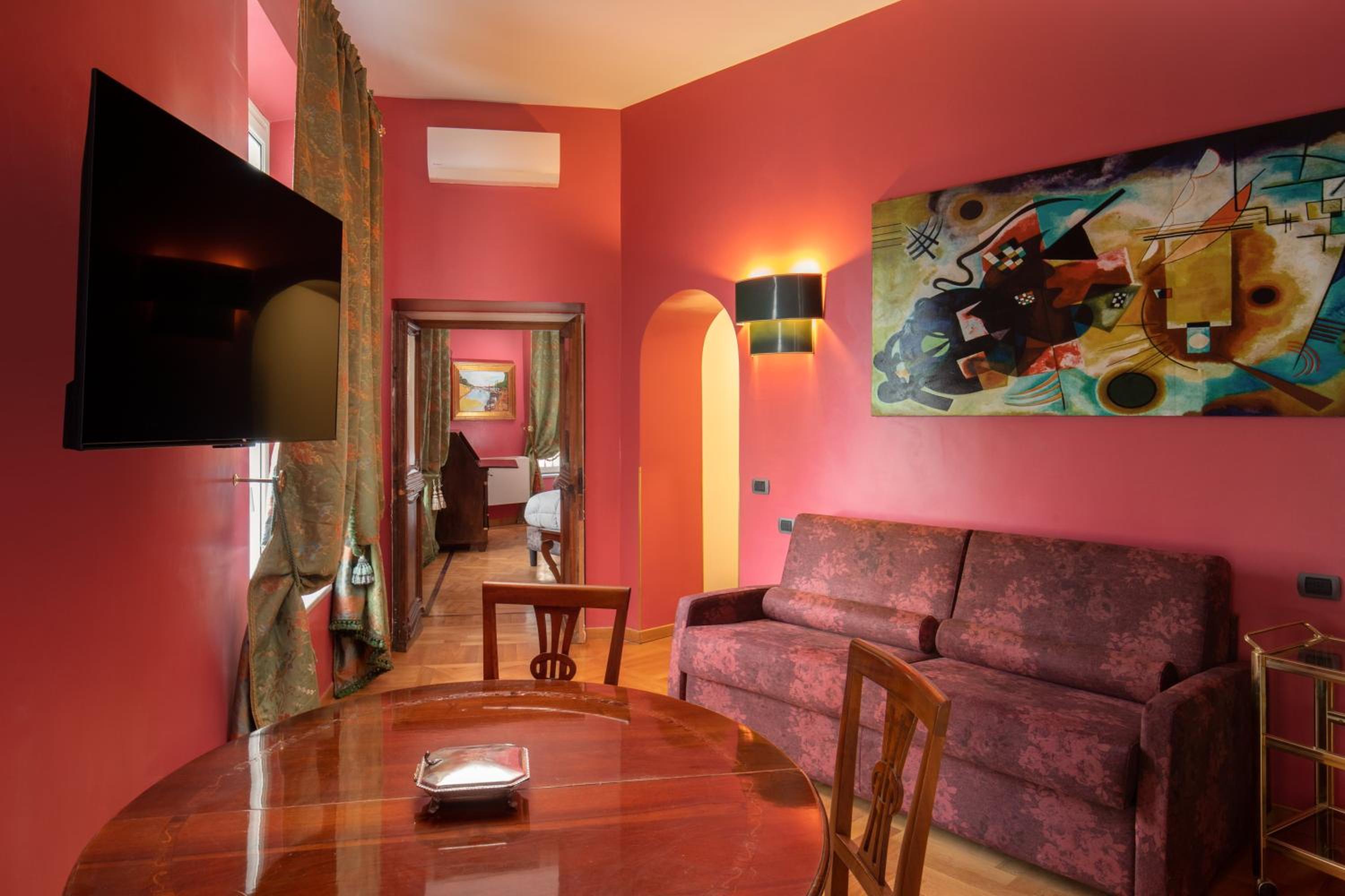 Deluxe Family Room photo 1