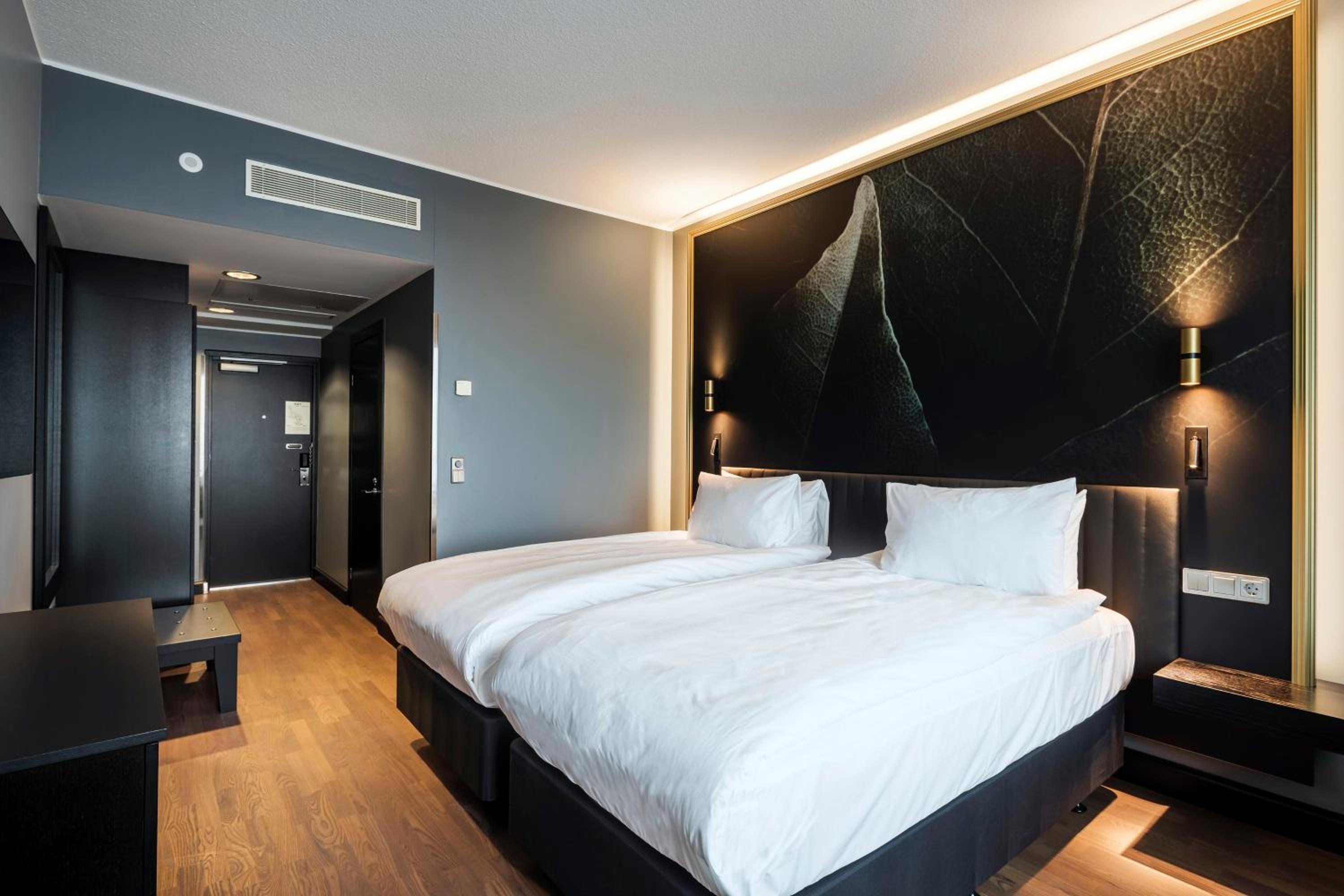 Standard Room with Two Single Beds