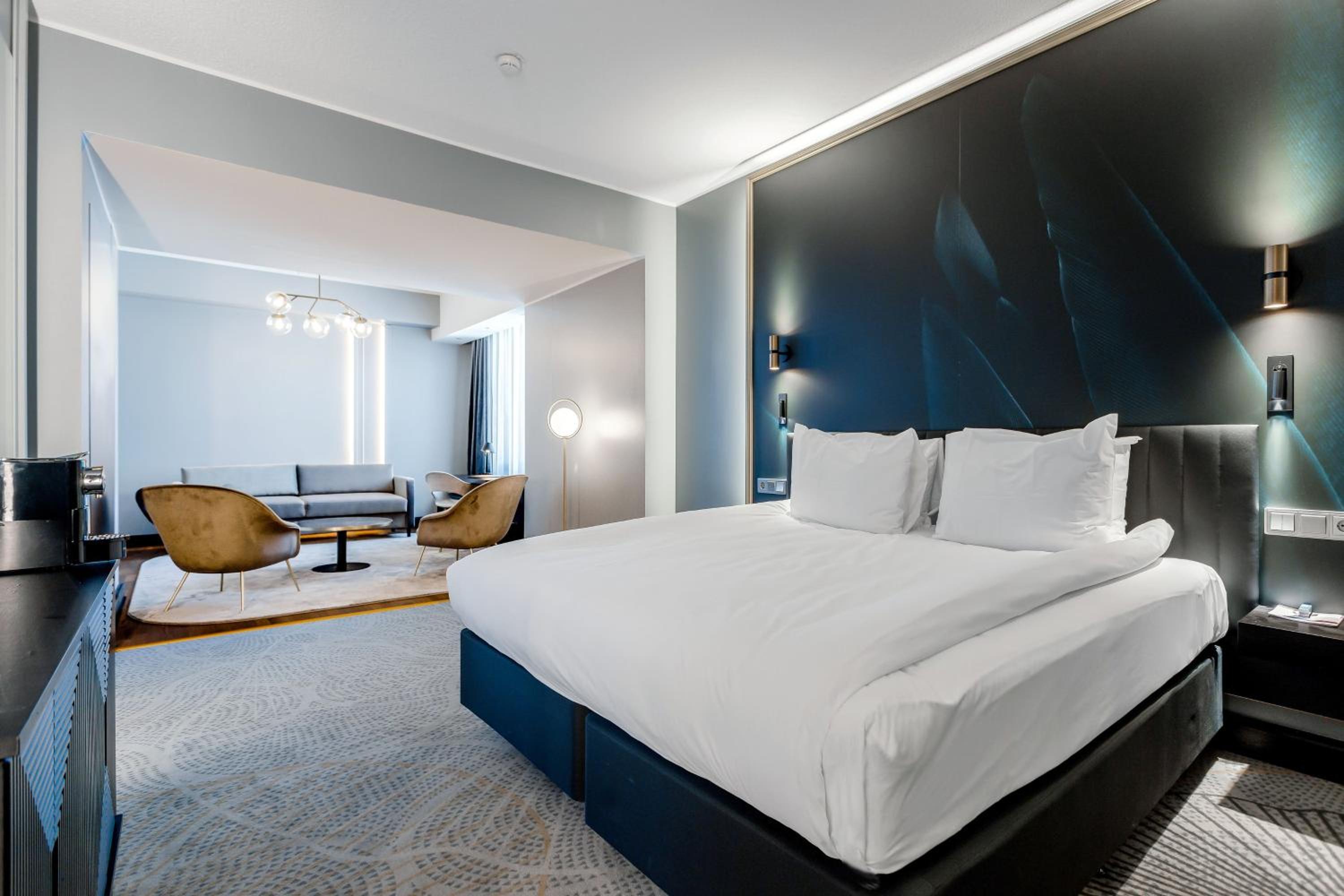 Junior King Suite with Sofa Bed