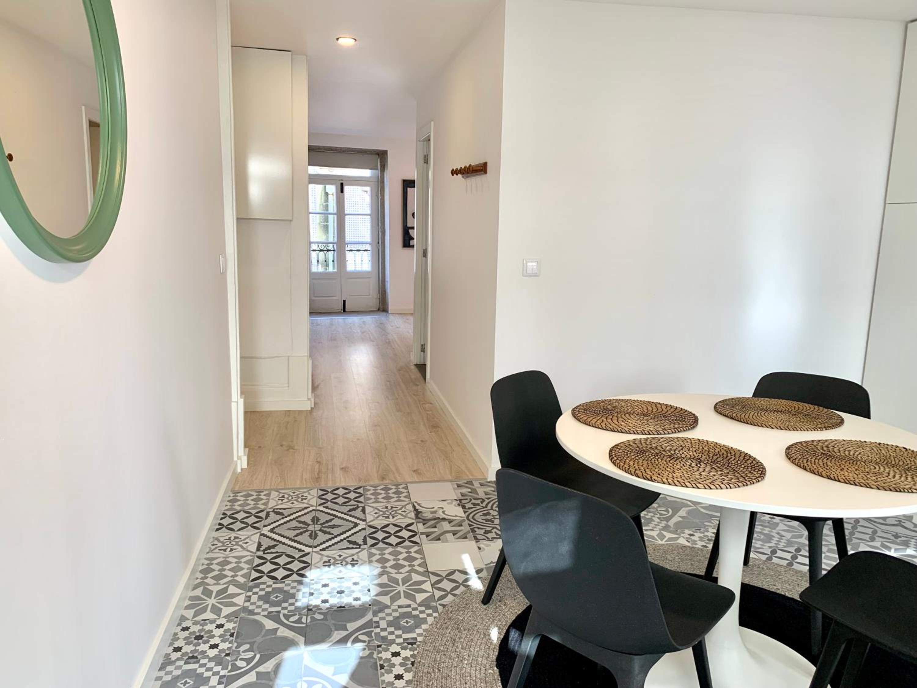 Two-Bedroom Apartment - Photo 2