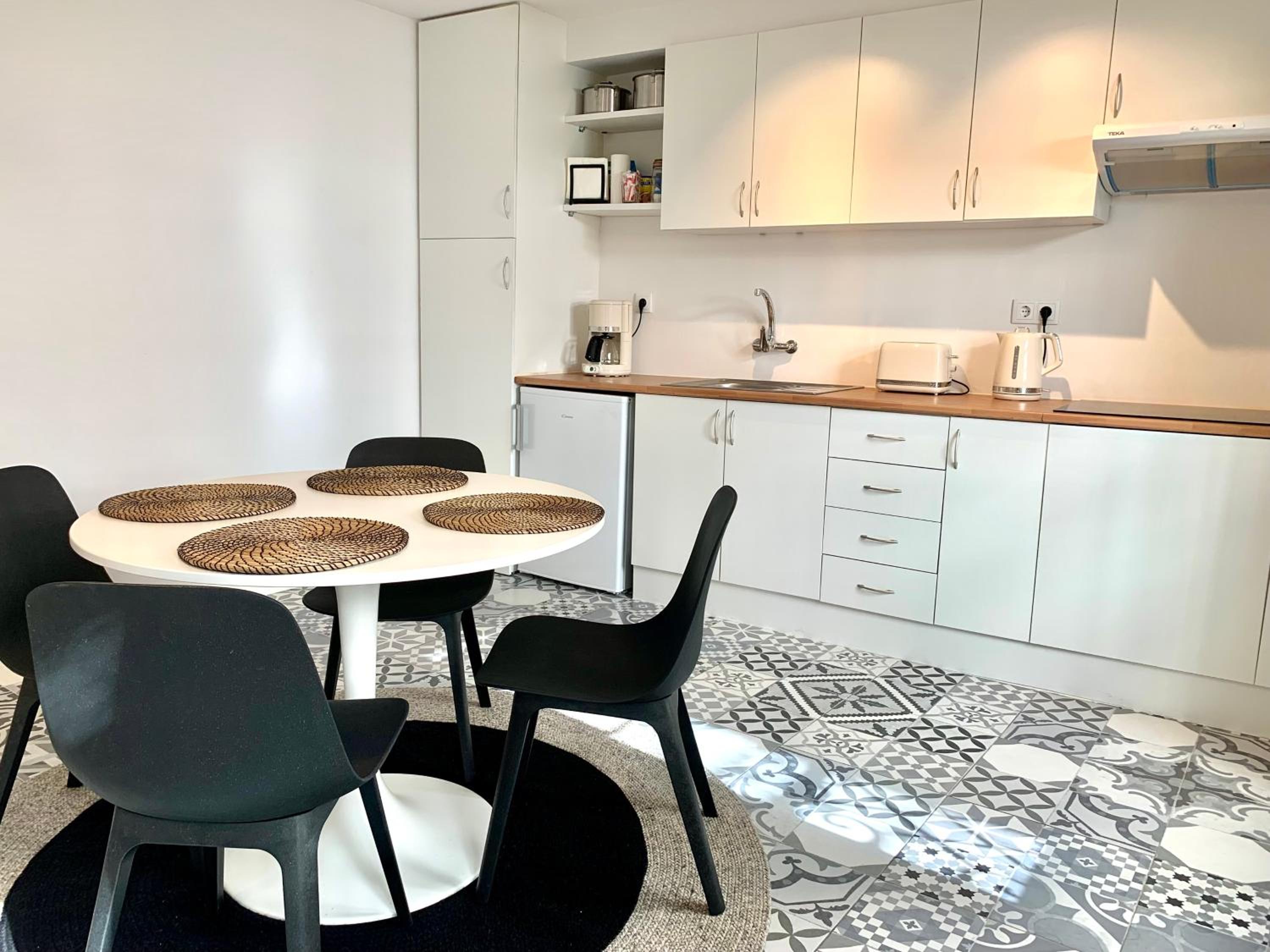 Two-Bedroom Apartment - Photo 19