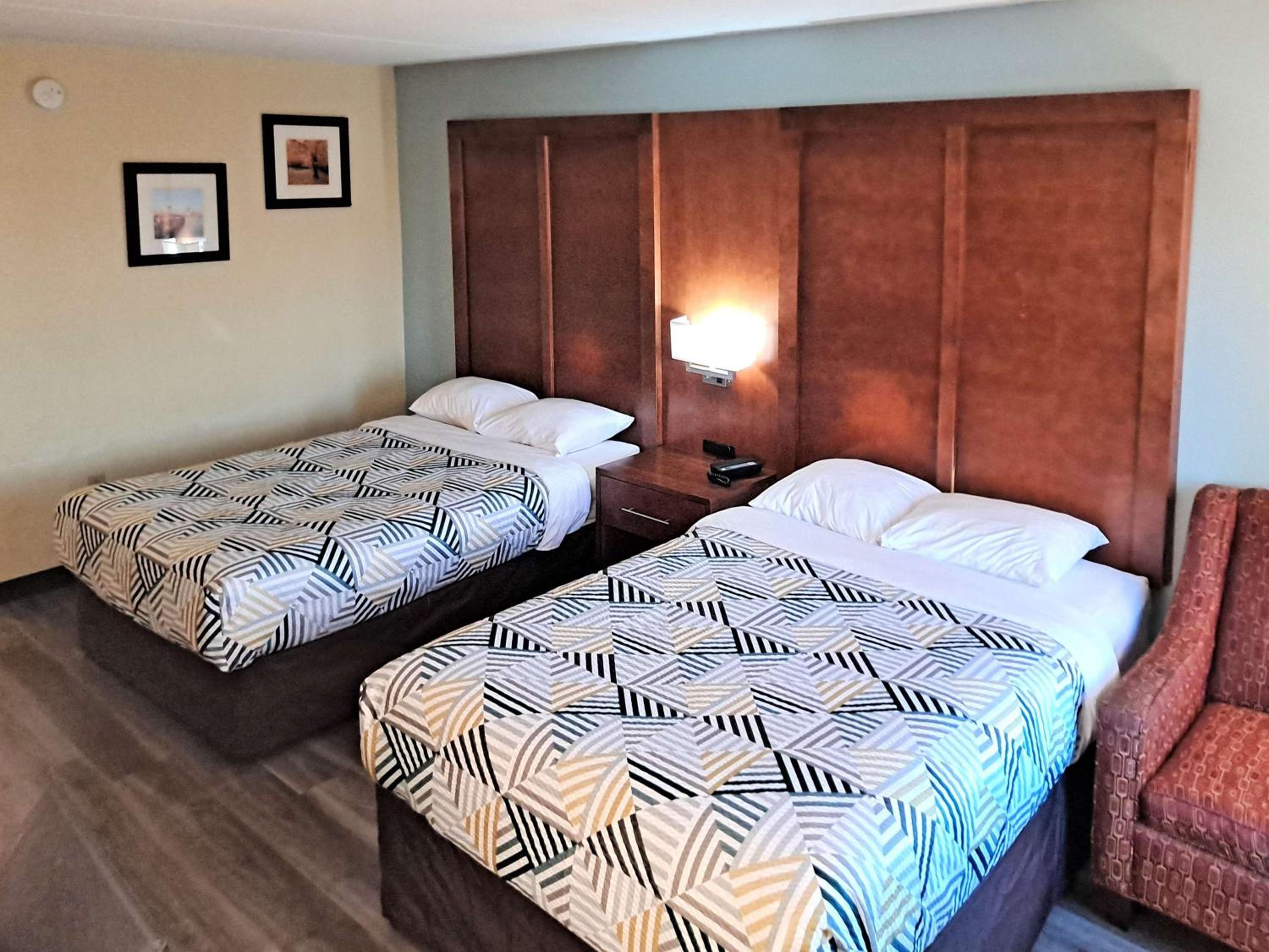 Quadruple Room - Non-Smoking photo 2