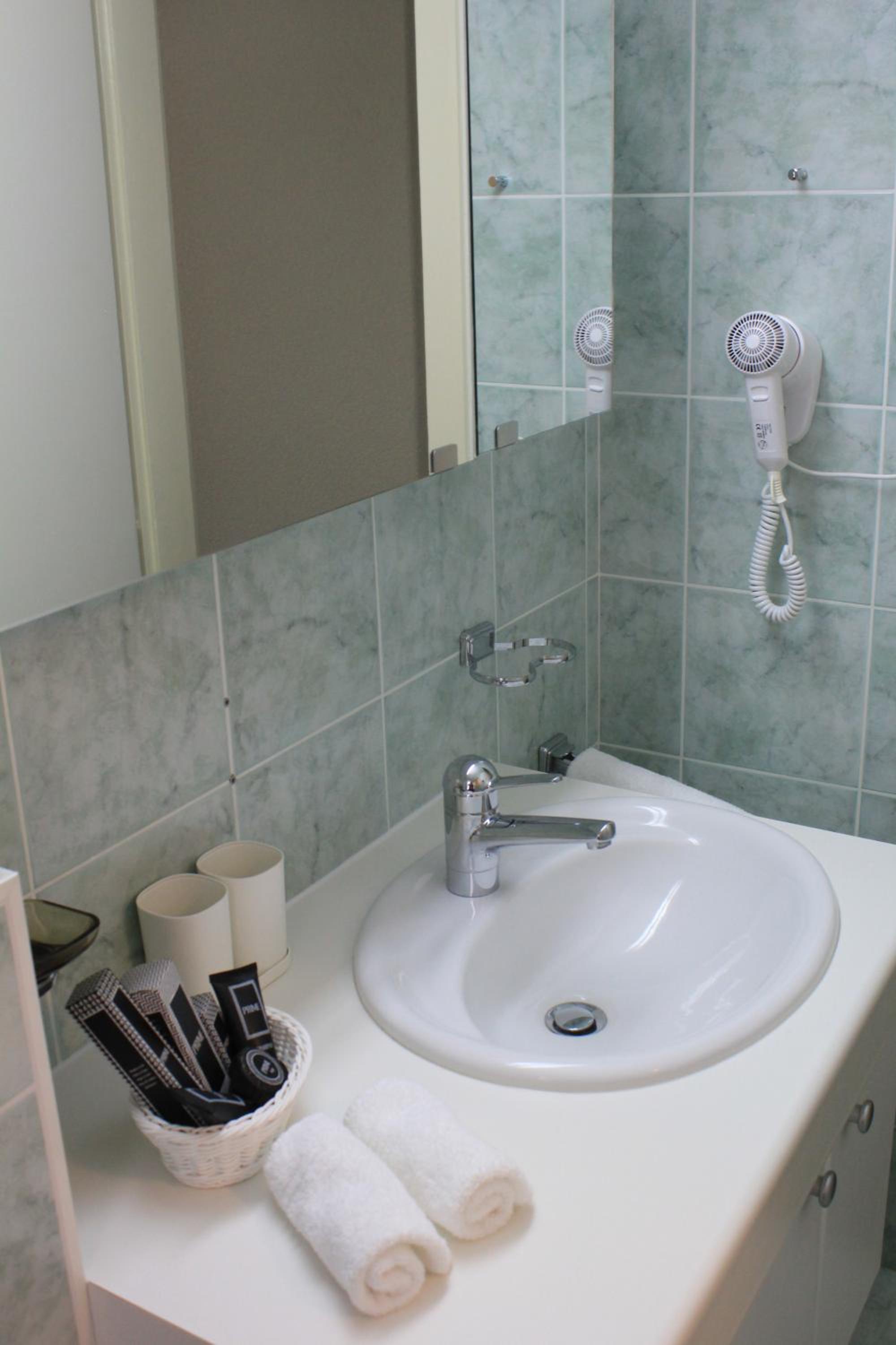 Suite with Balcony - Photo 27