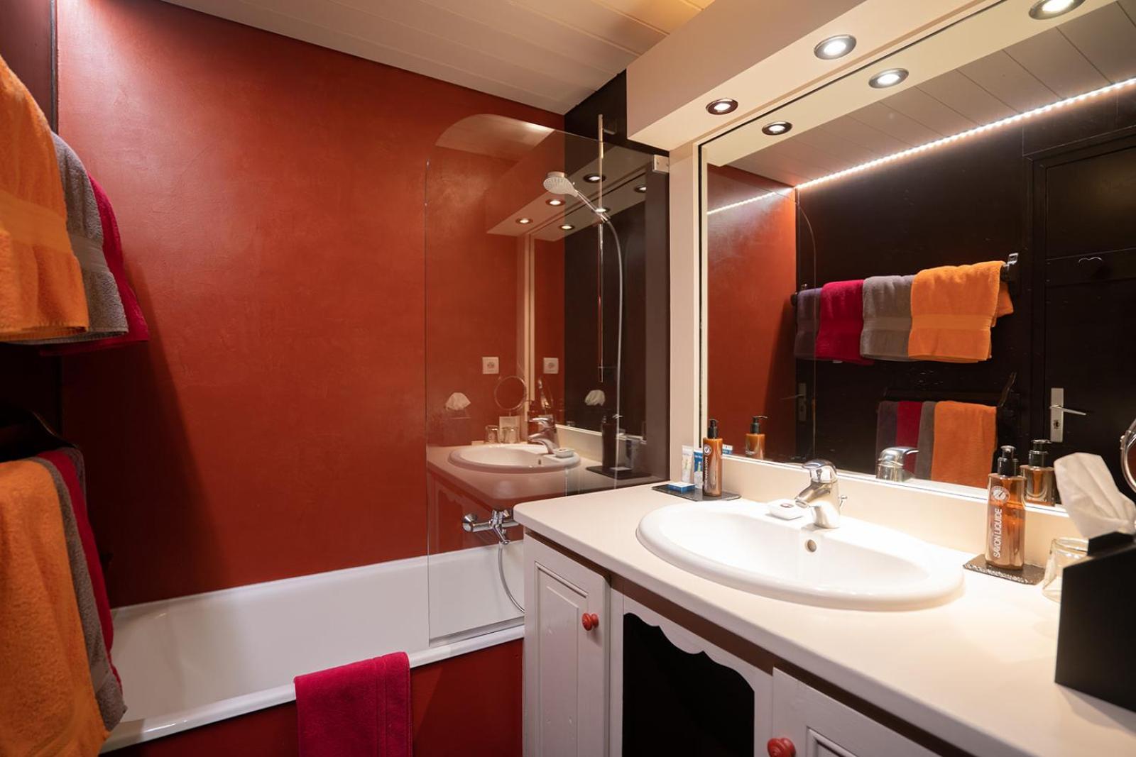 Duplex Room XL (2 adults + 2 children) photo 2