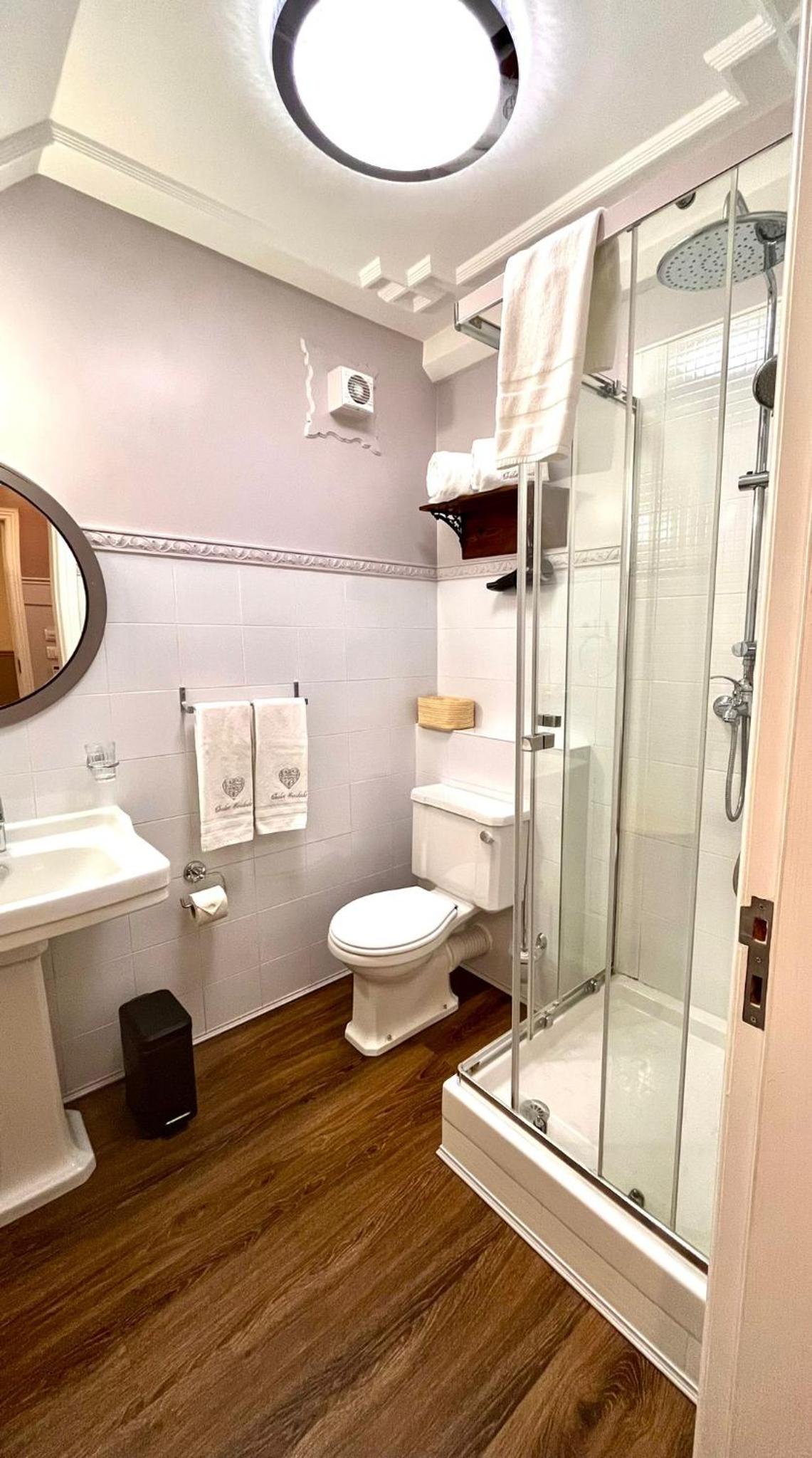 Standard Double Room photo 3