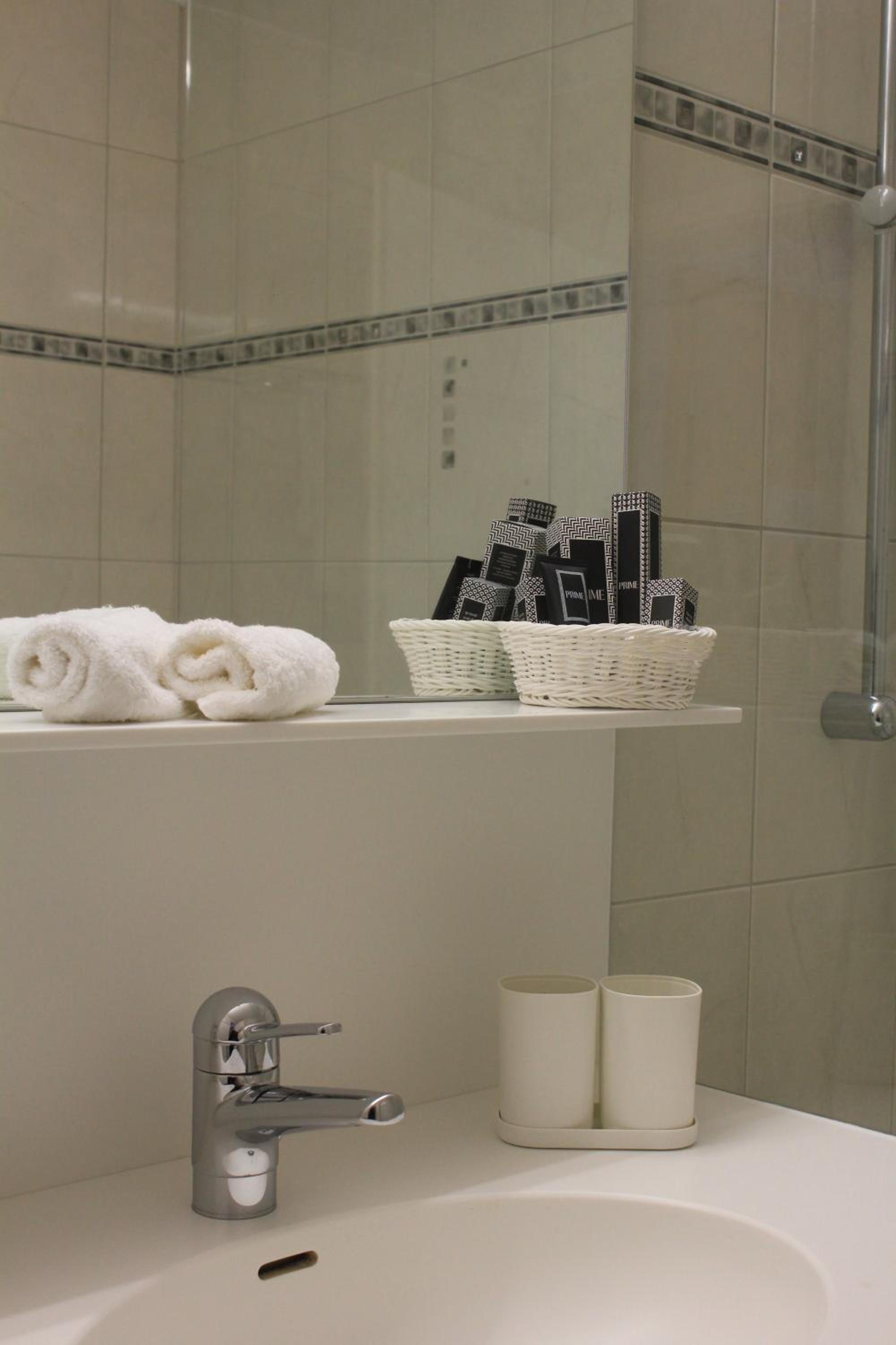 Double Room - Photo 2