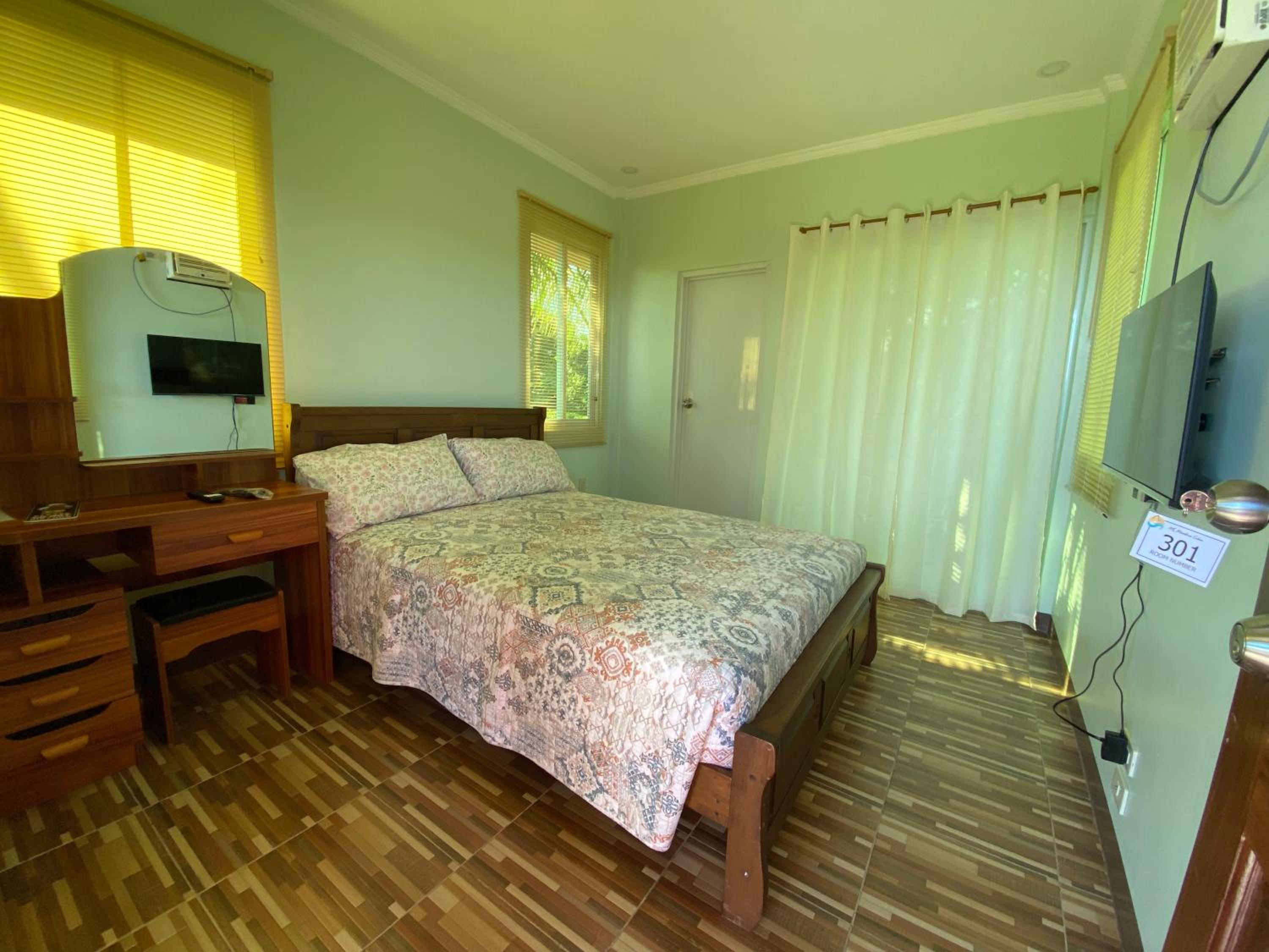 Double Room with Balcony - Photo 13
