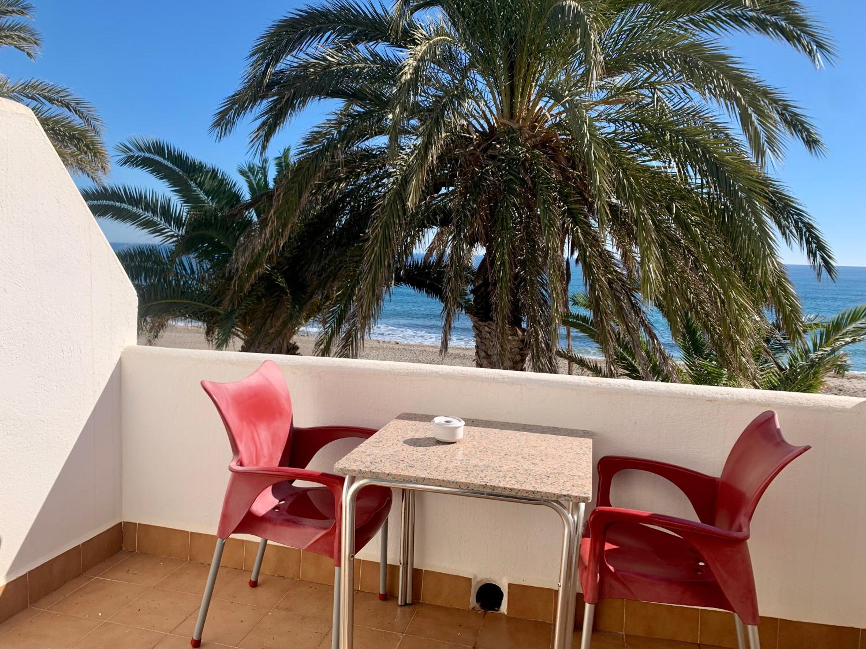 Double Room with Sea View - Photo 19