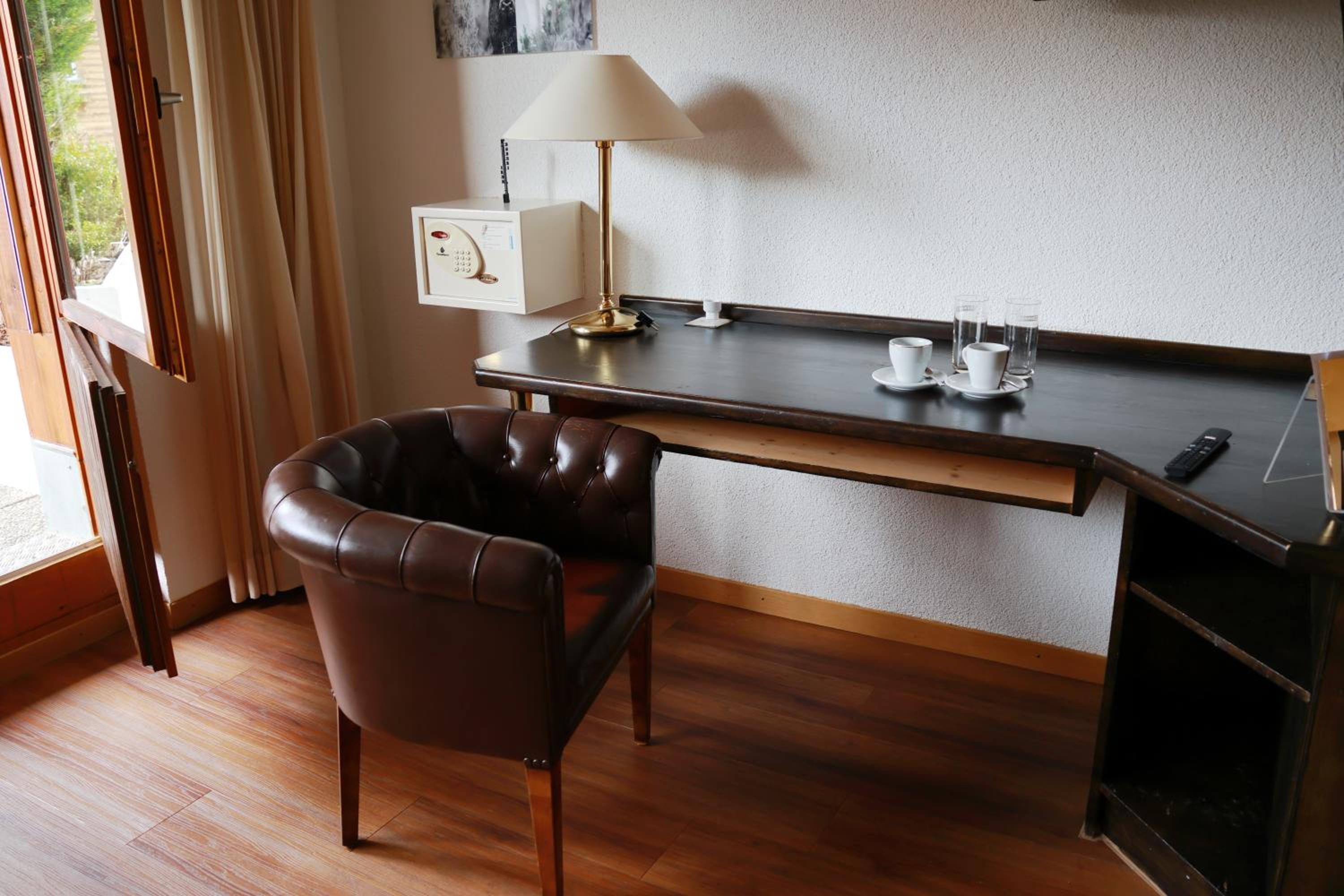 Suite with Balcony - Photo 4