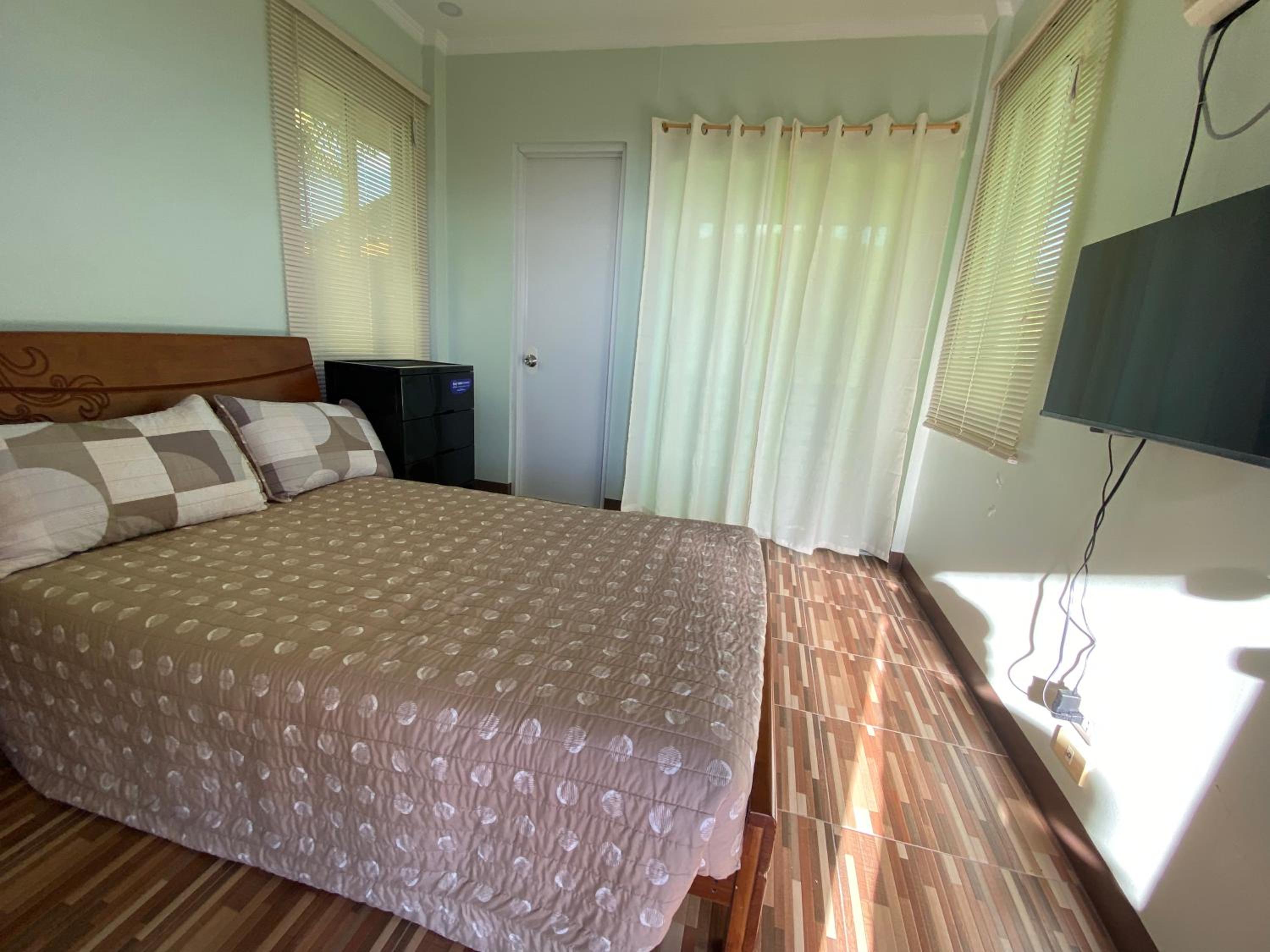 Double Room with Balcony - Photo 11