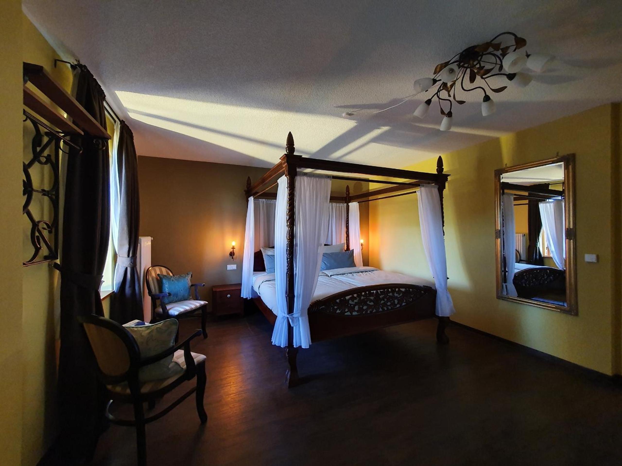Deluxe Double Room with Bath photo 1