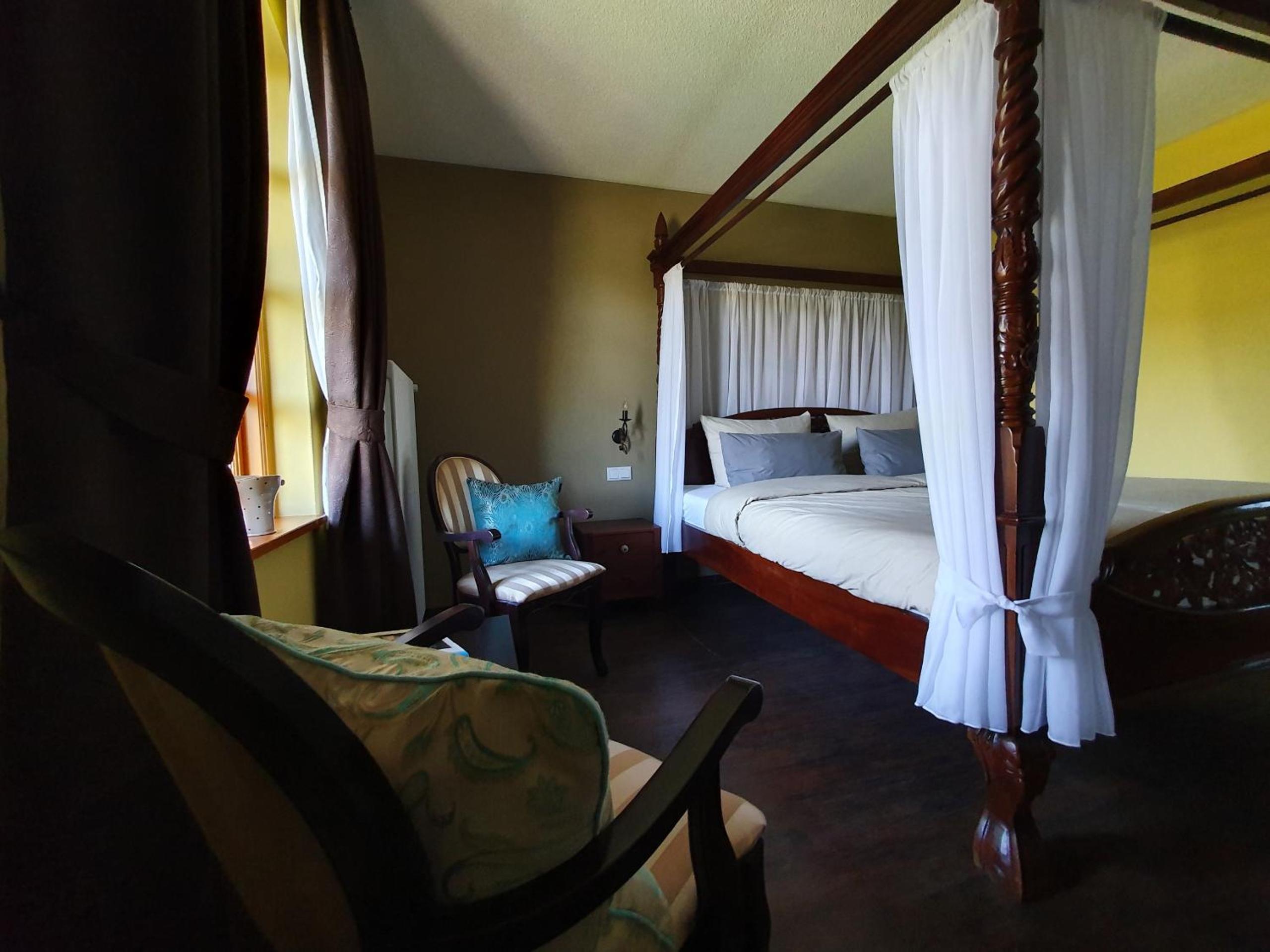 Deluxe Double Room with Bath photo 2