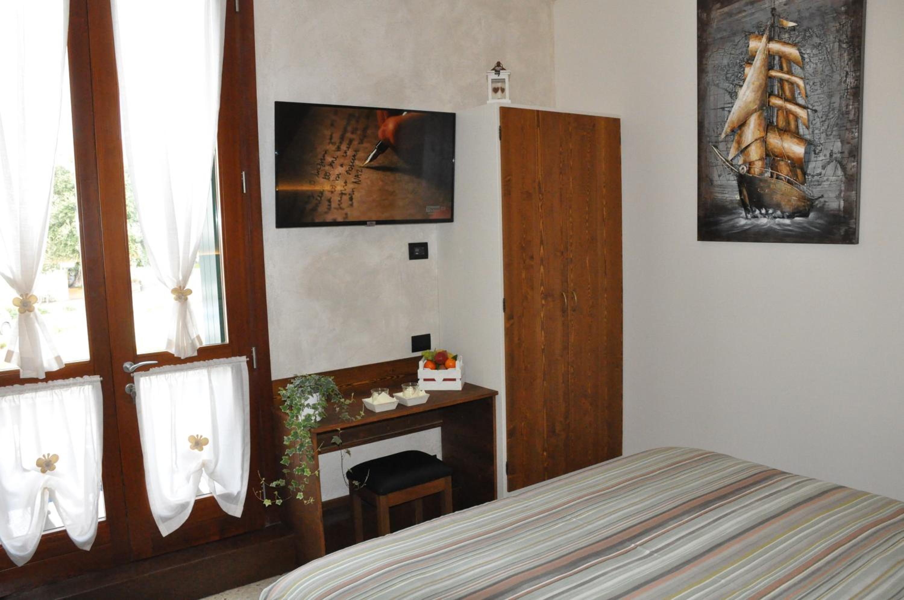 Large Double Room