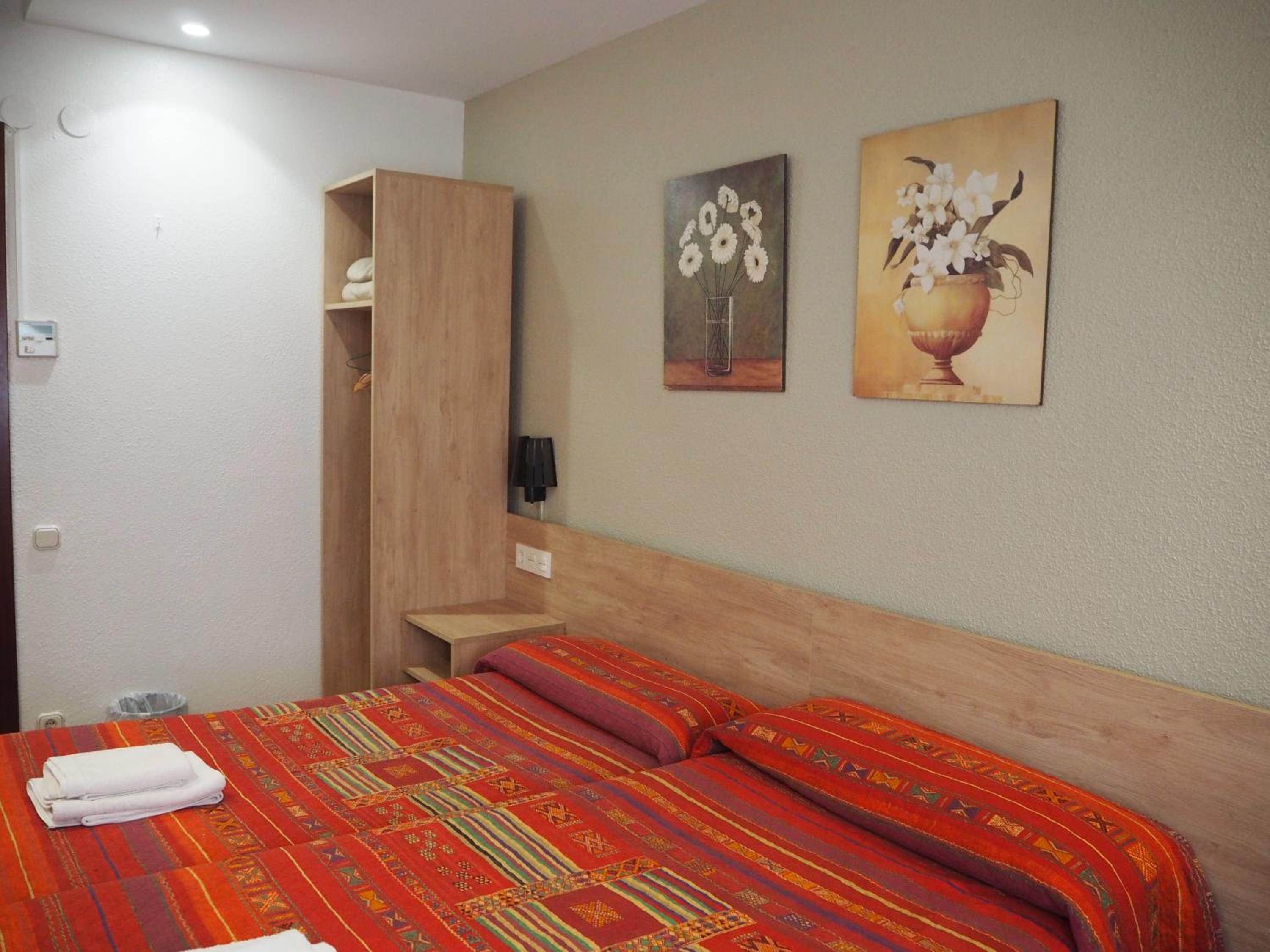 Habitación Doble con Baño Compartido