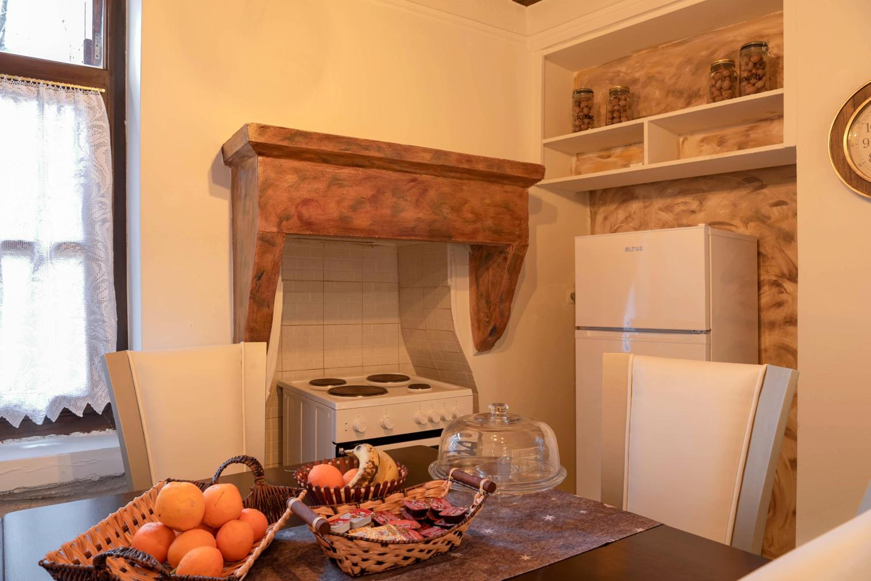 Apartment with Balcony - Photo 20