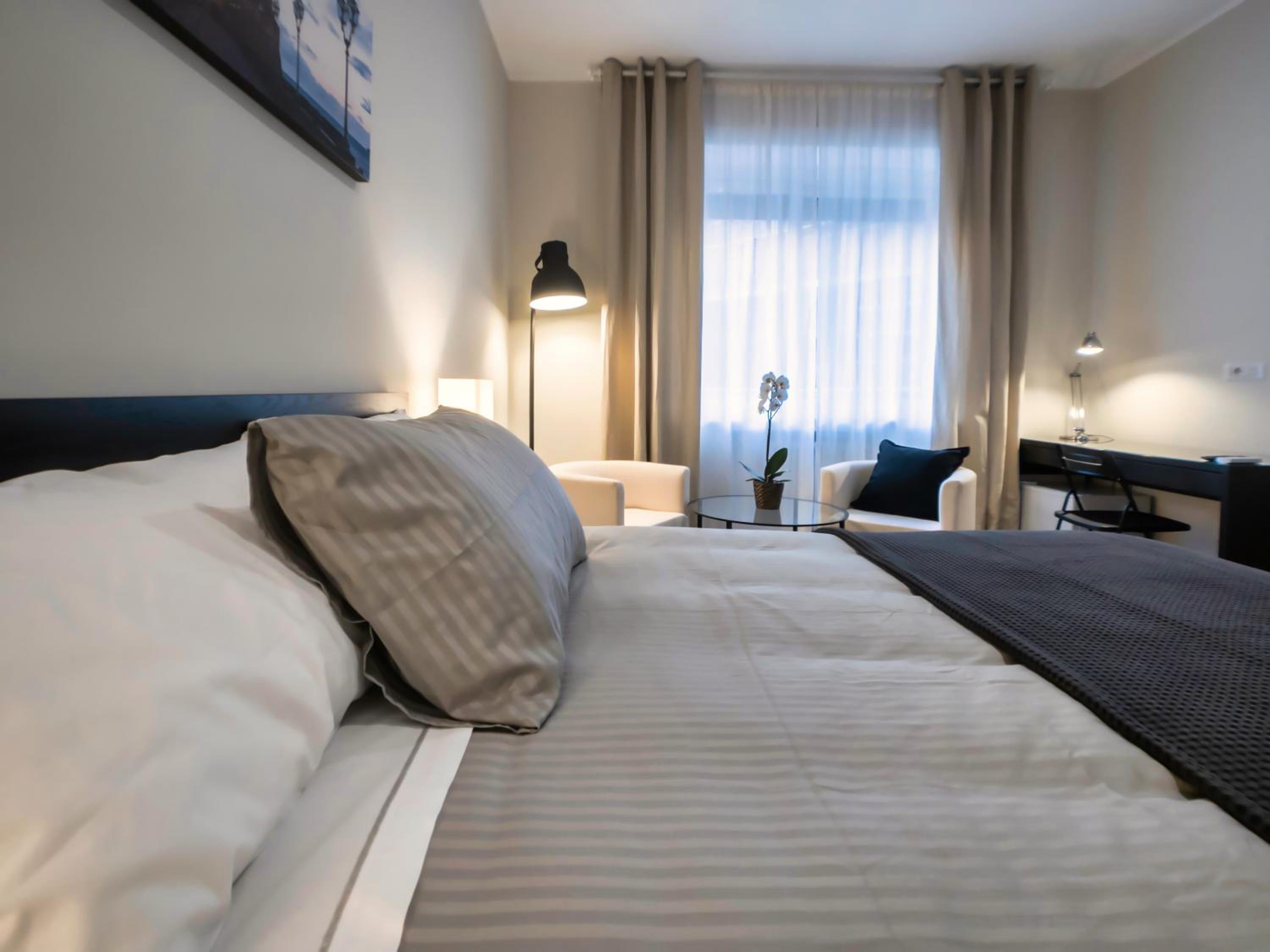Large Double Room photo 1
