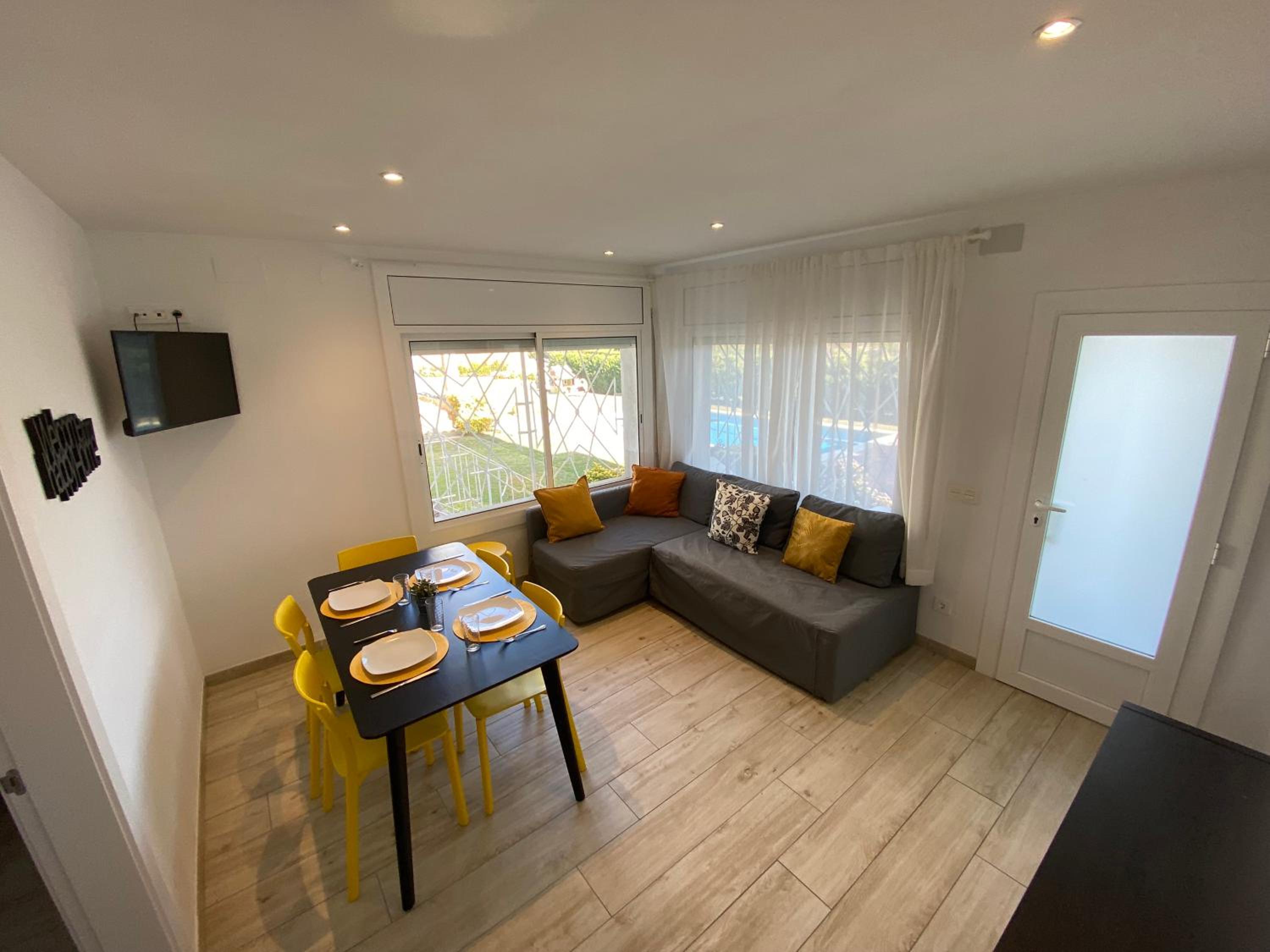 Apartment with Terrace photo 2