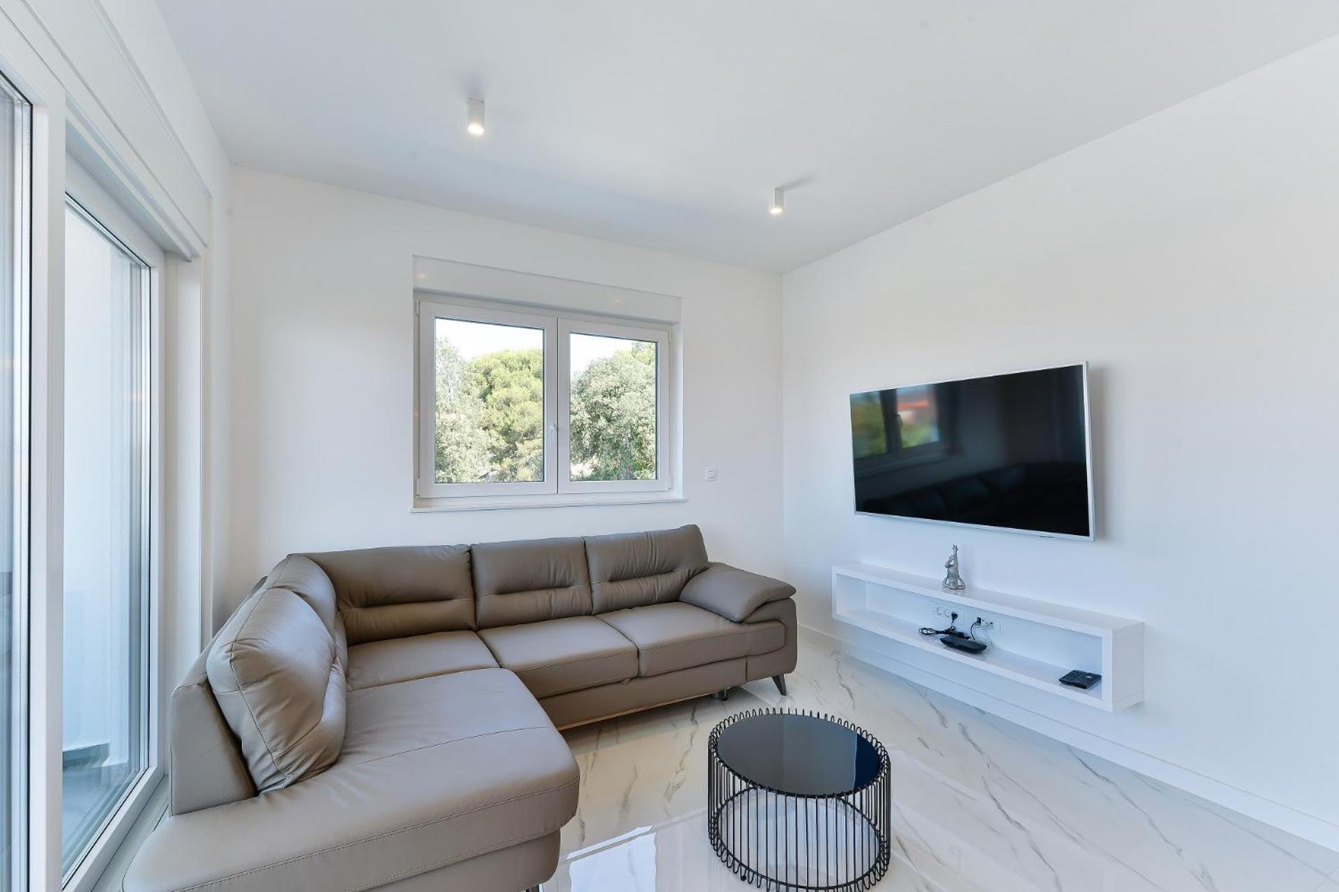 Apartment - Ground Floor photo 3