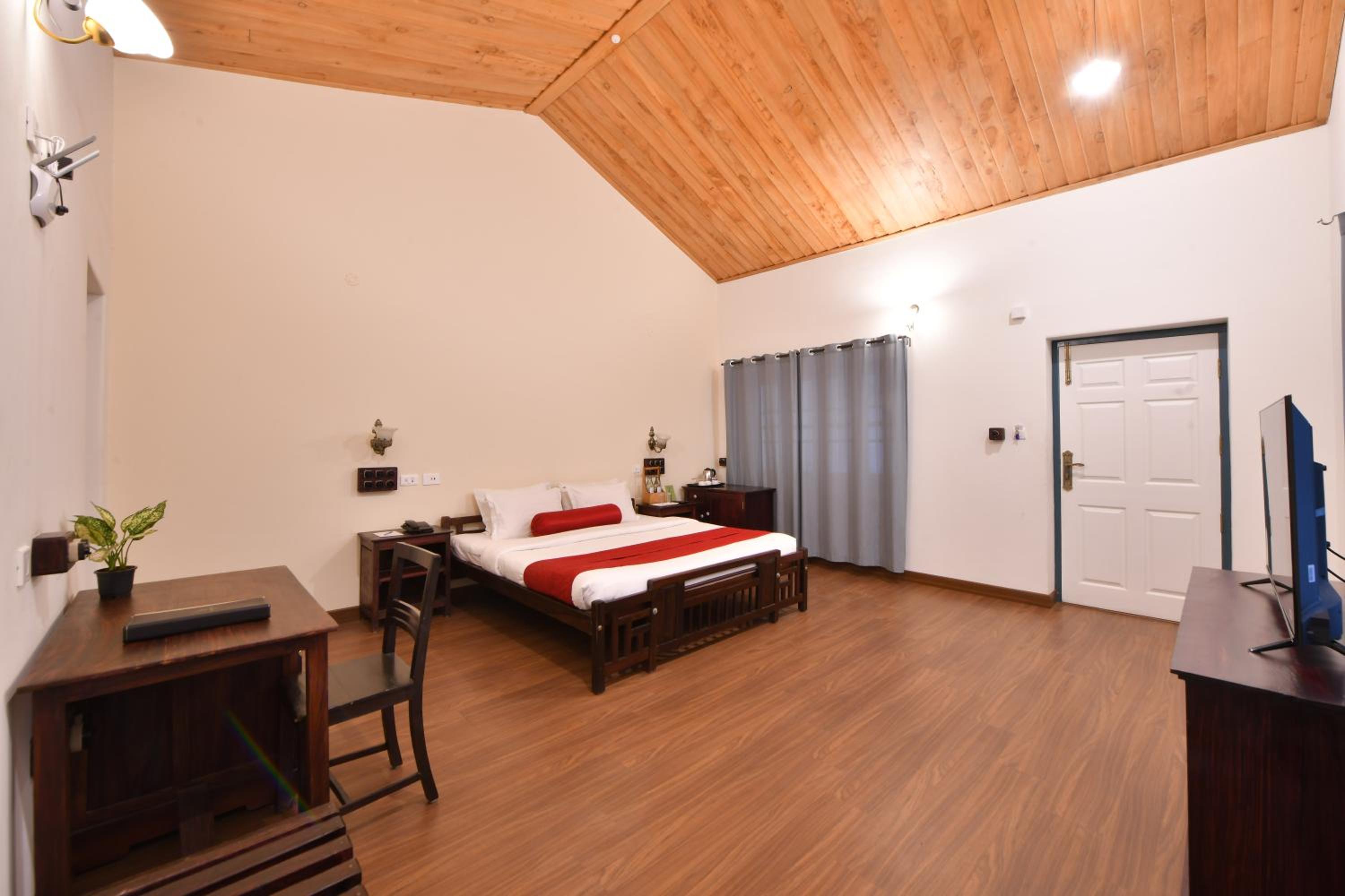 Suite with Garden View - Photo 13