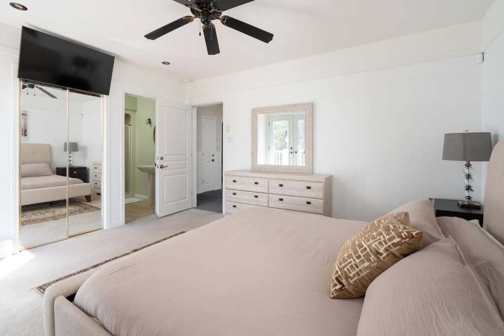 Seven-Bedroom House photo 3