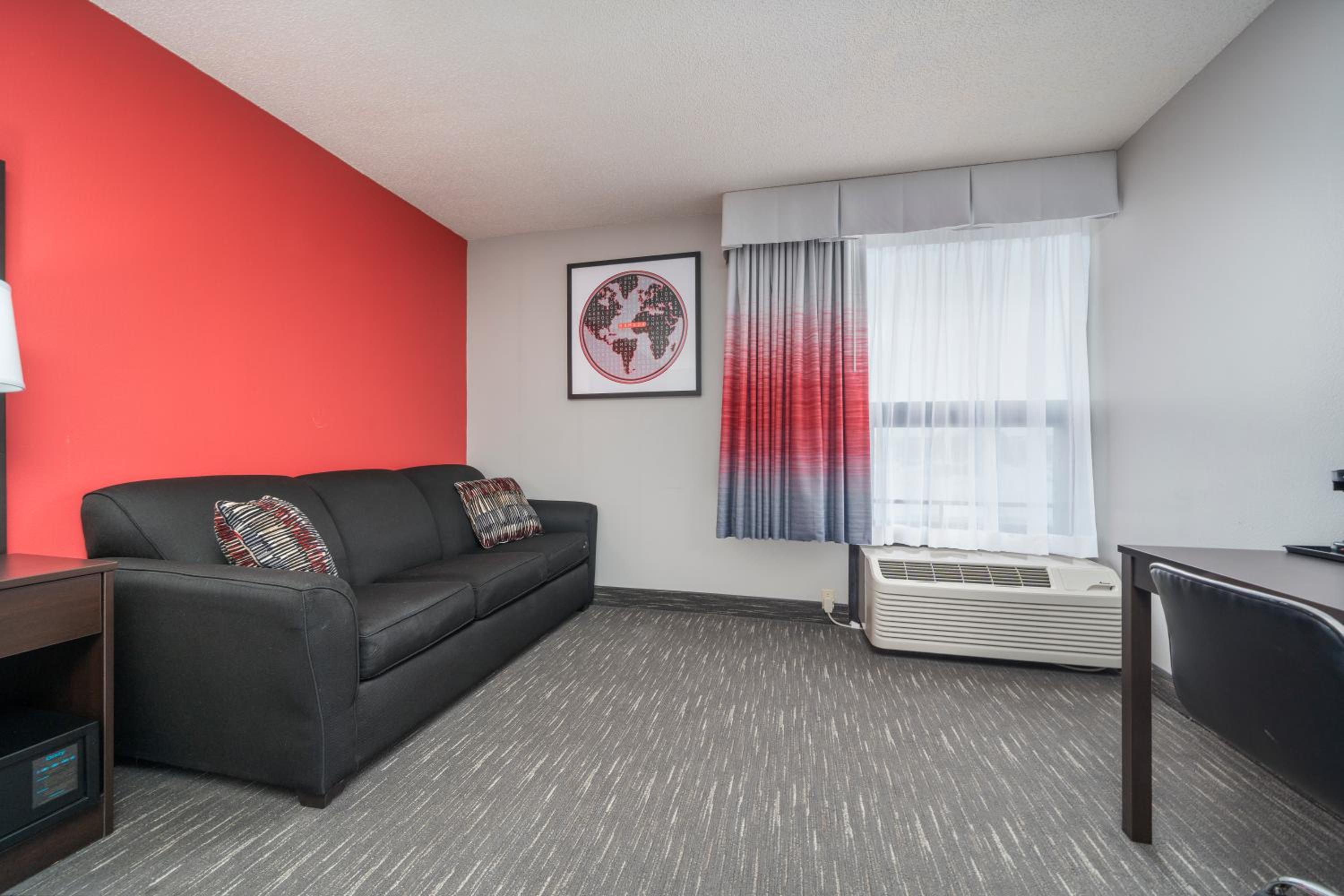 One-Bedroom King Suite - Non-Smoking - Photo 4