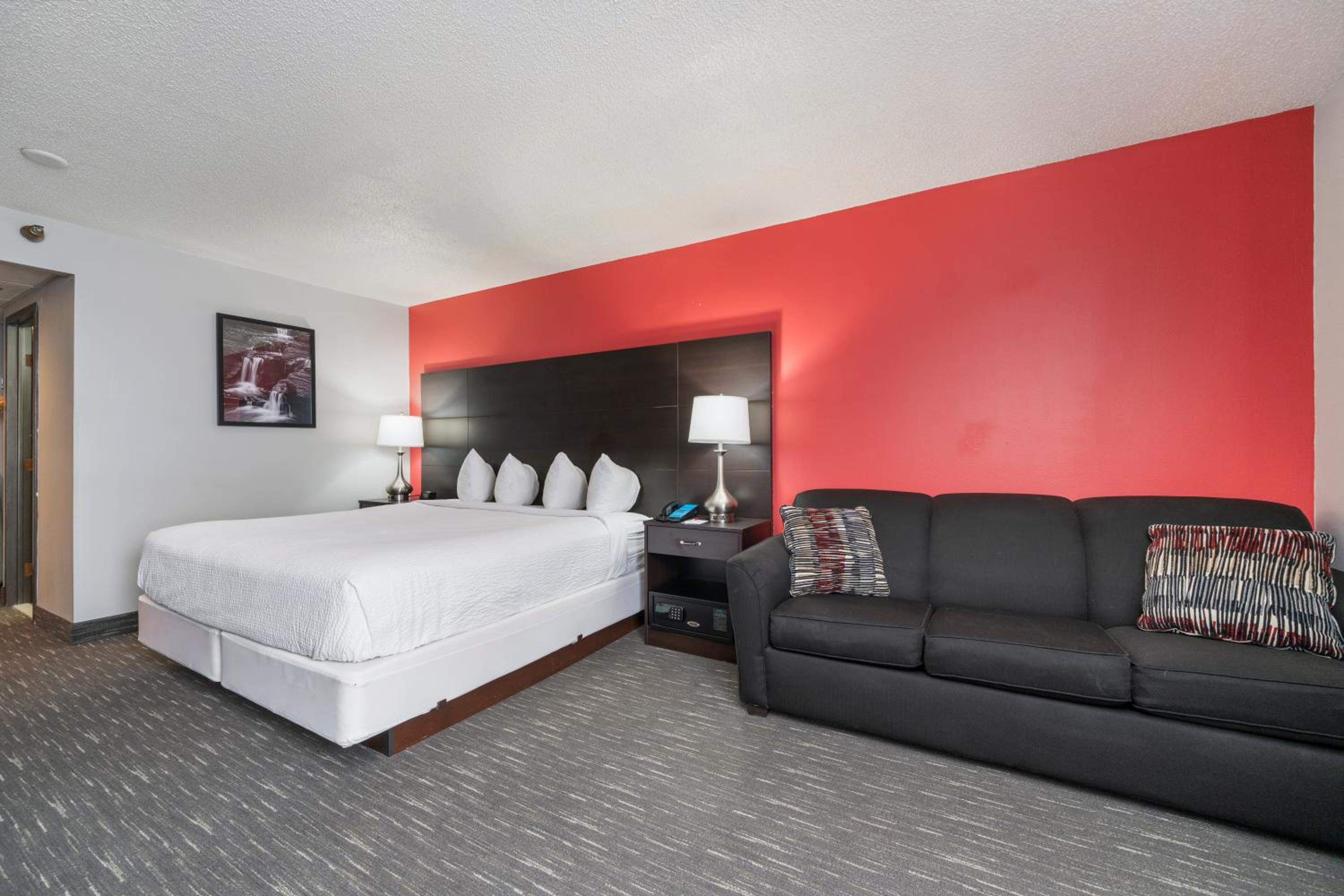 One-Bedroom King Suite - Non-Smoking - Photo 6
