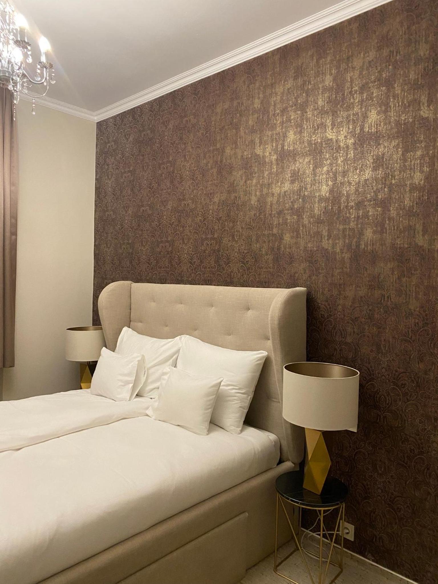 Deluxe Queen Room - Photo 14
