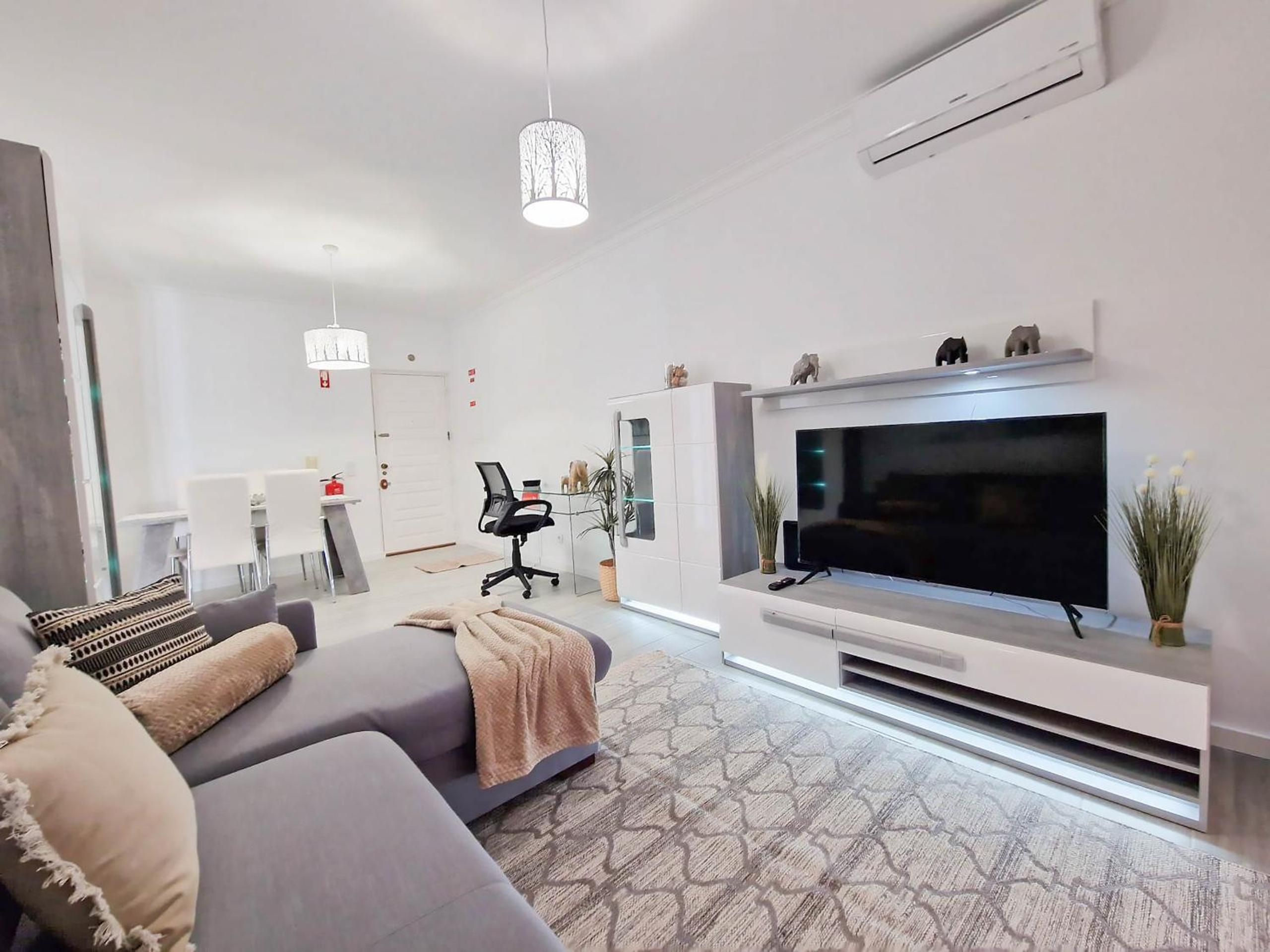 Apartment with Balcony photo 1