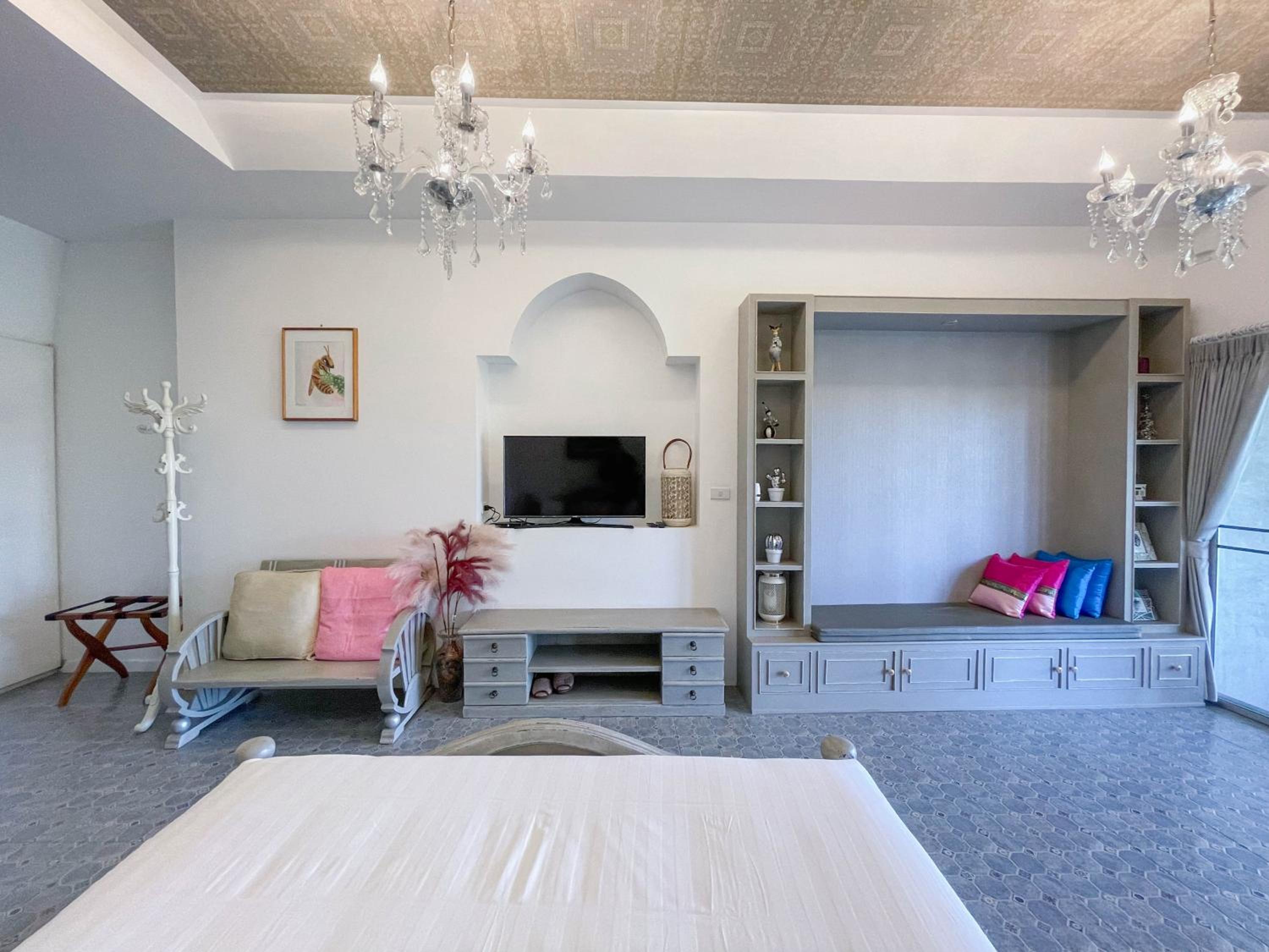 Honeymoon Suite