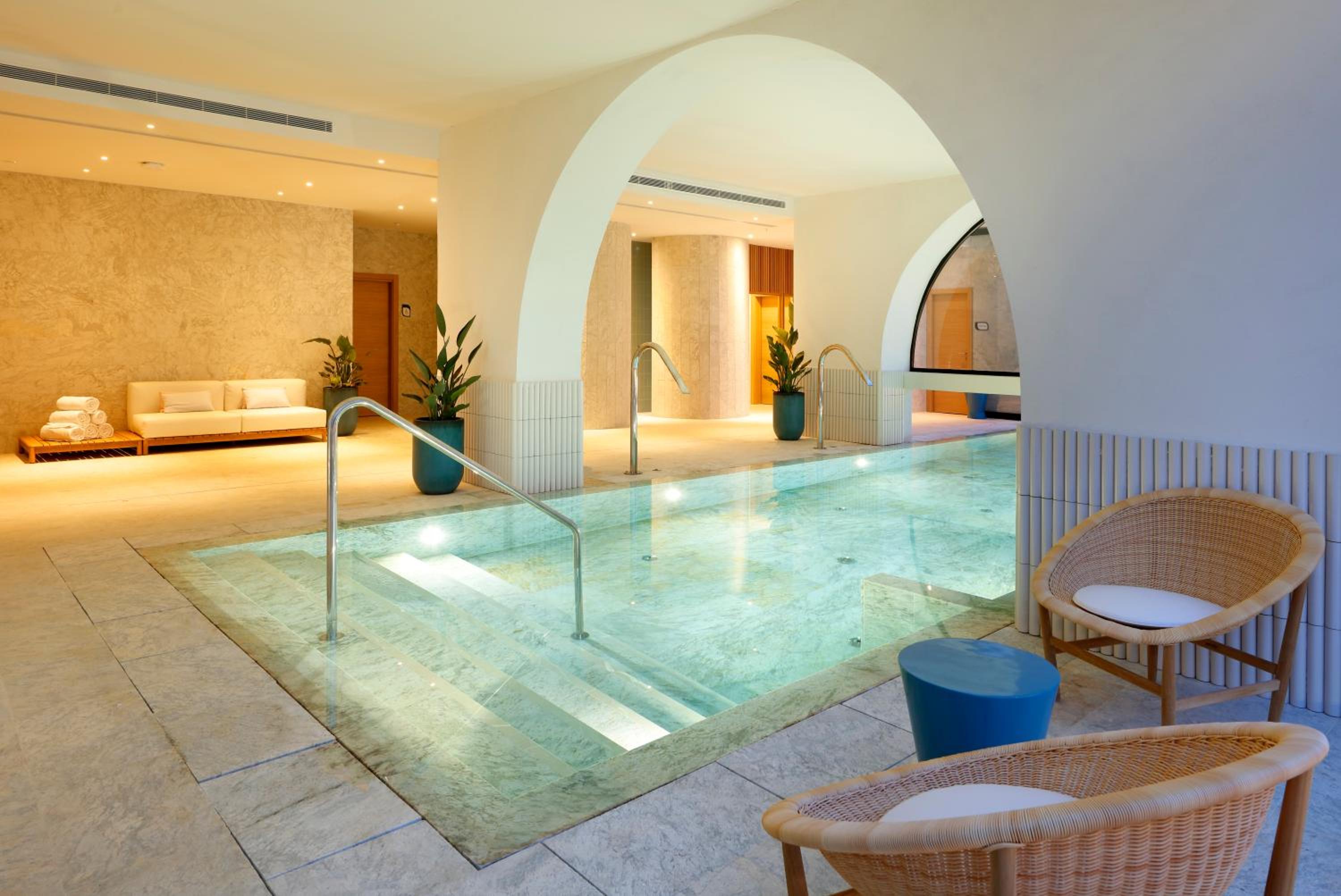 Nivel de Firma – Suite Junior con Terraza y Jacuzzi en la Azotea Nivel de Firma – Suite Junior con Terraza y Jacuzzi en la Azotea