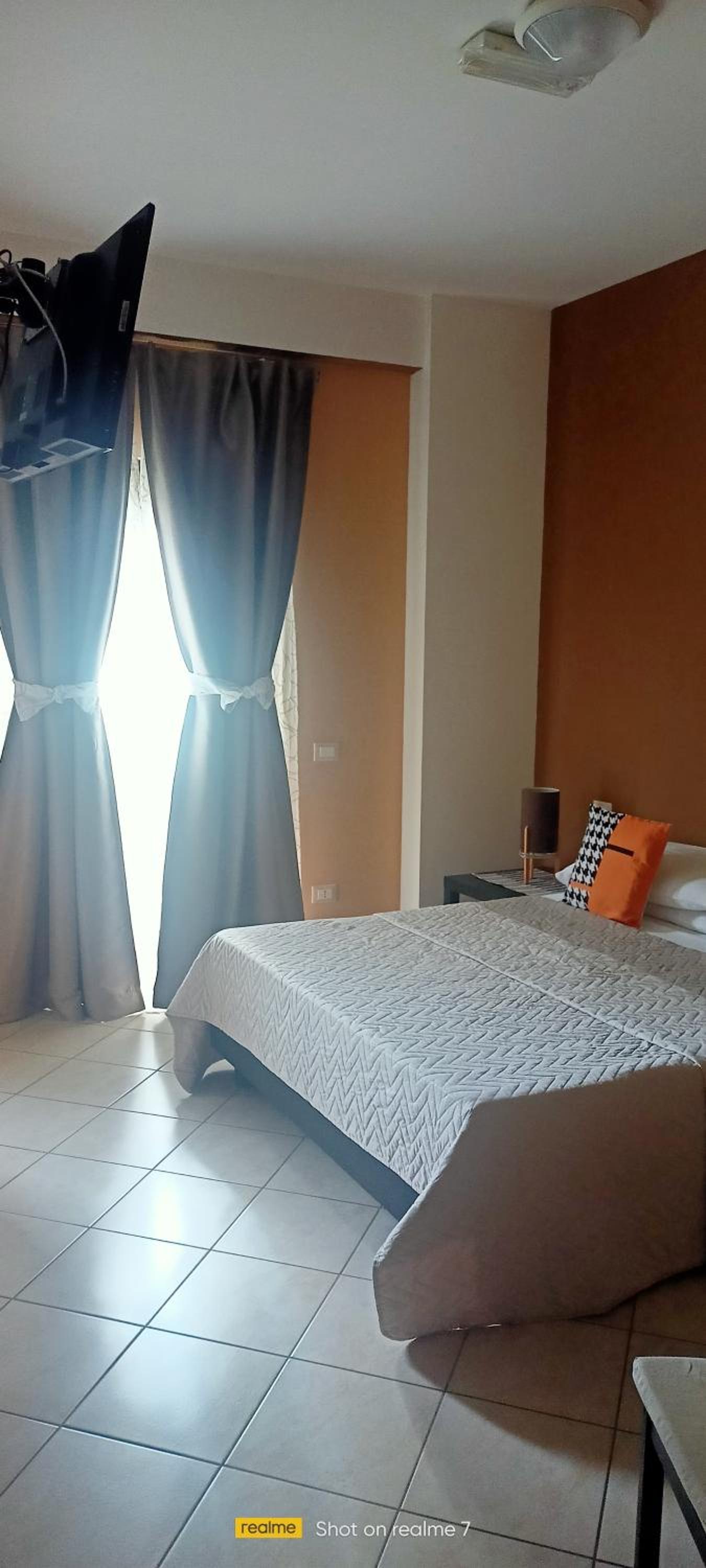 Triple Room with Balcony - Photo 9