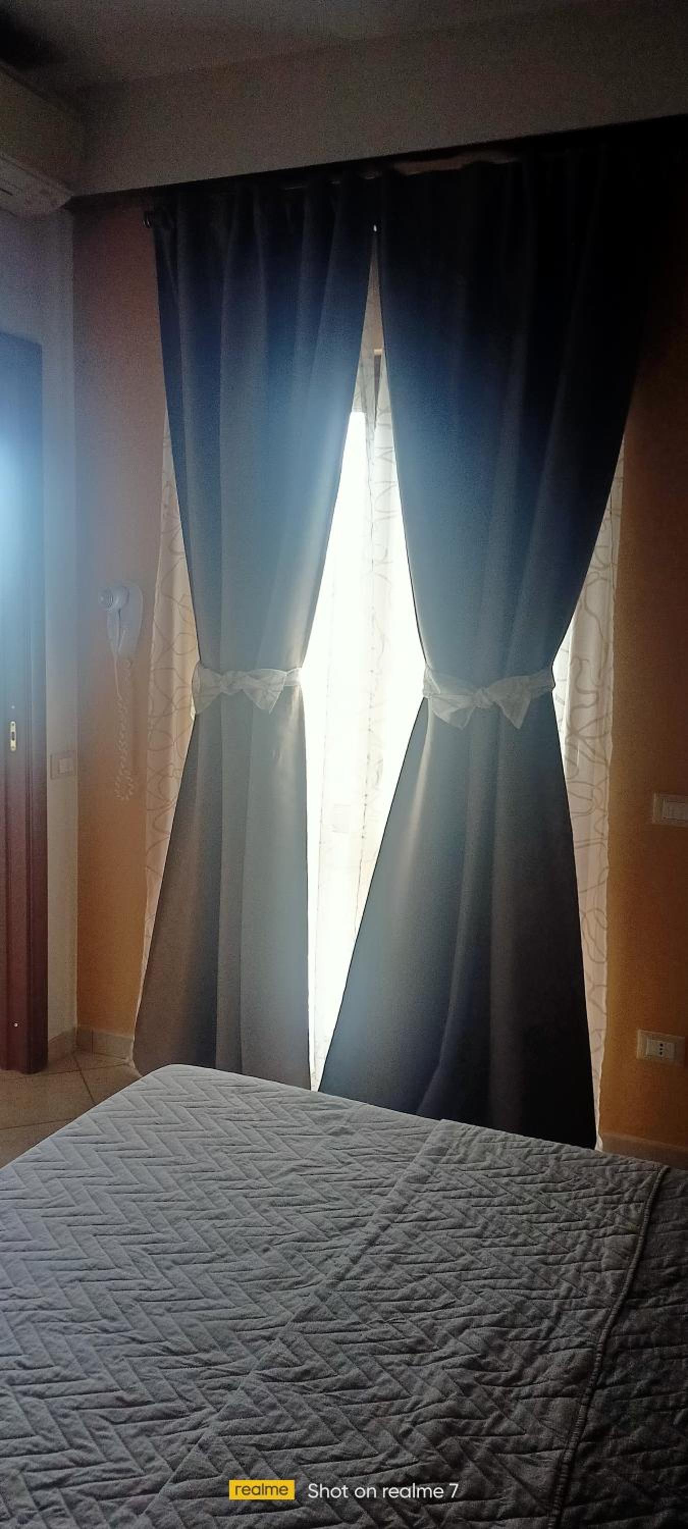 Triple Room with Balcony - Photo 10