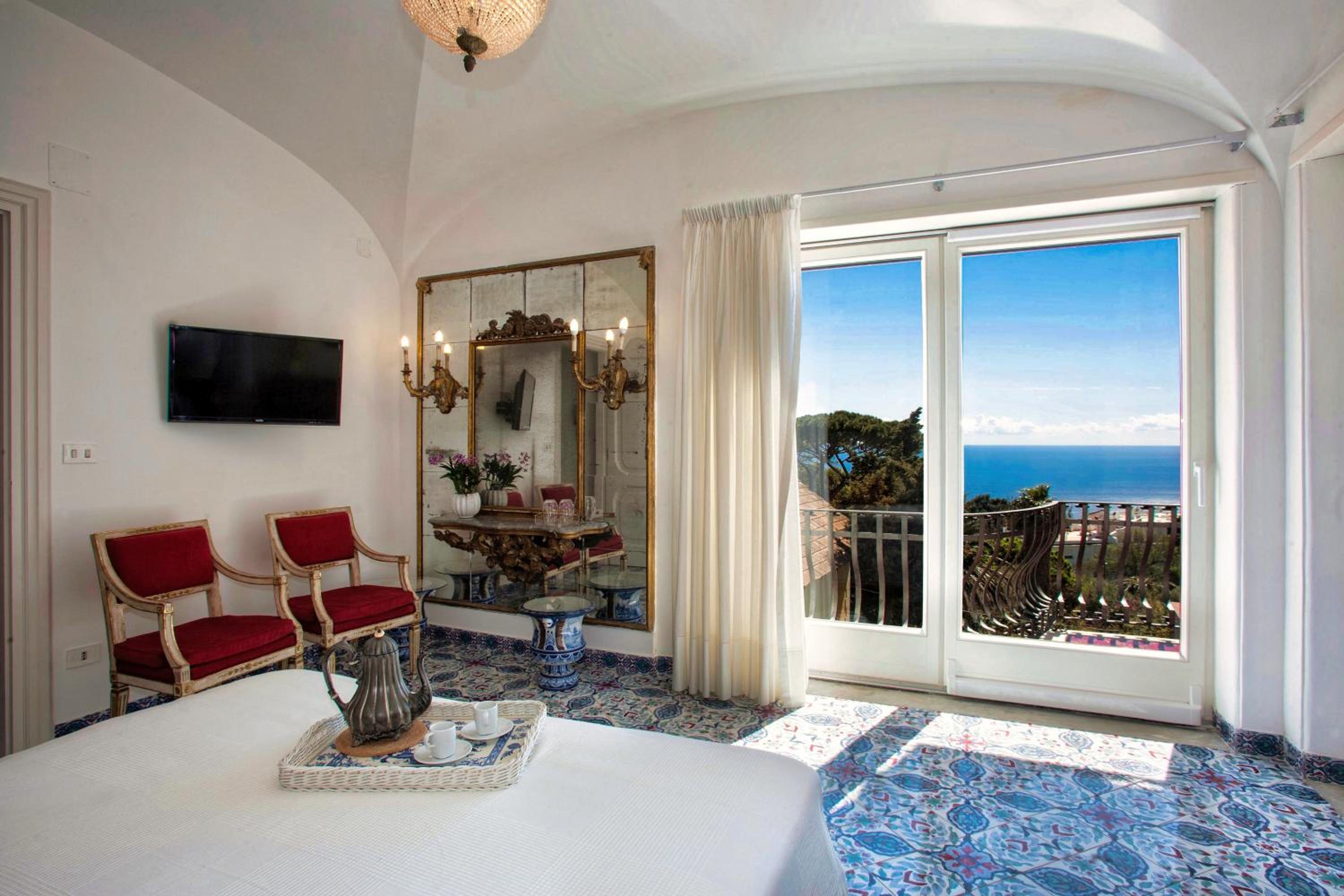 Suite with front sea view and balcony photo 3