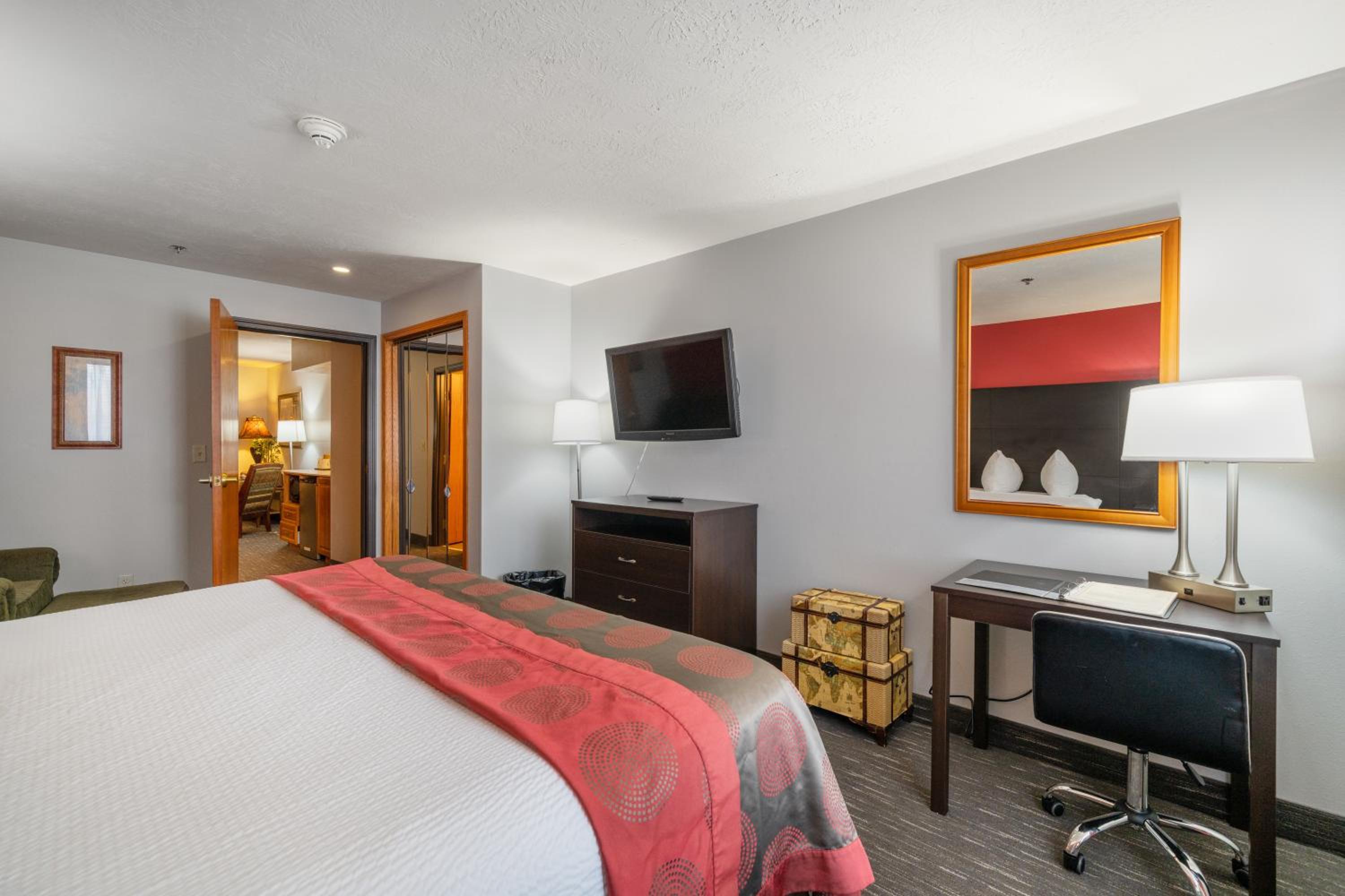 One-Bedroom King Suite with Jetted Tub - Non-Smoking - Photo 1