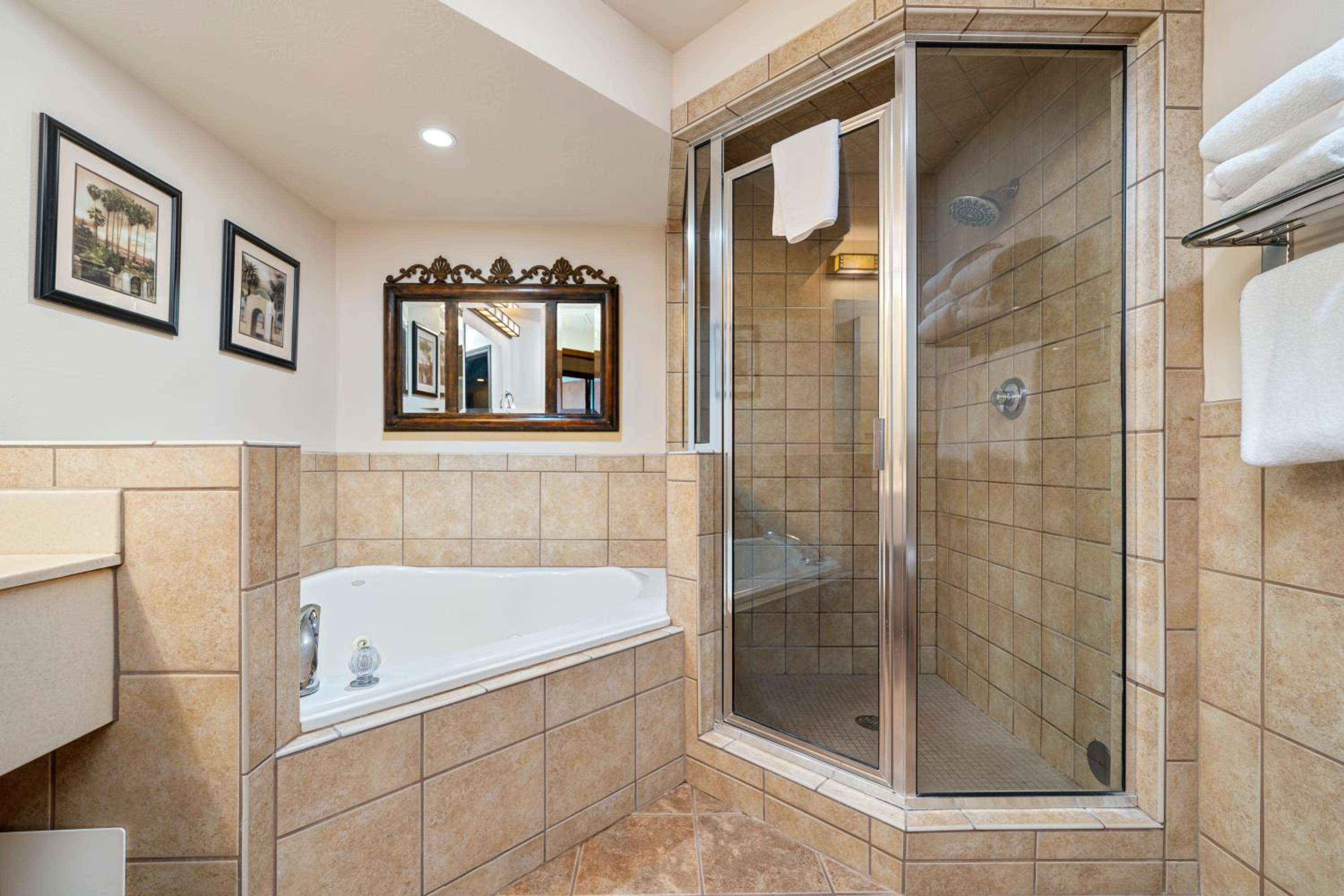 Two-Bedroom Suite - Non-Smoking - Photo 9