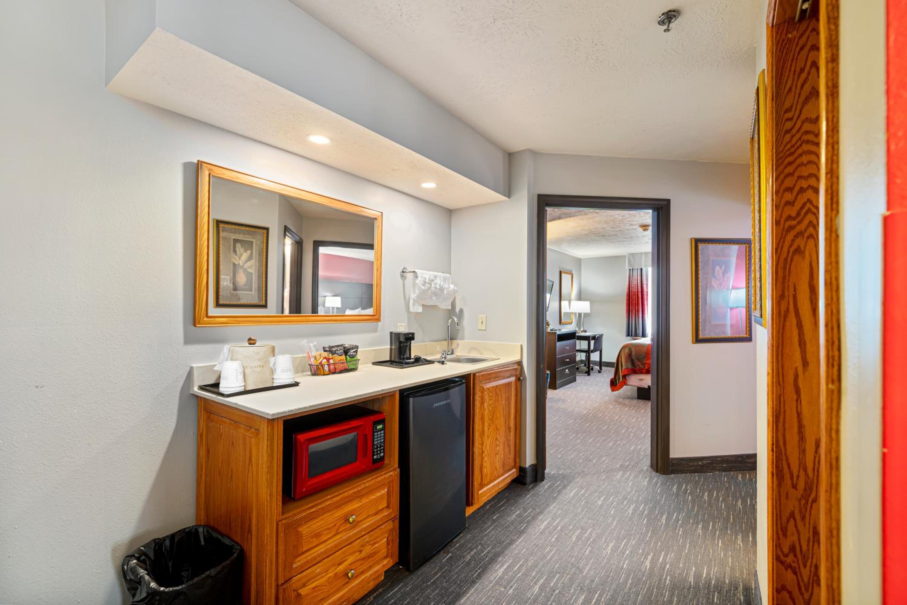 Two-Bedroom Suite - Non-Smoking - Photo 7