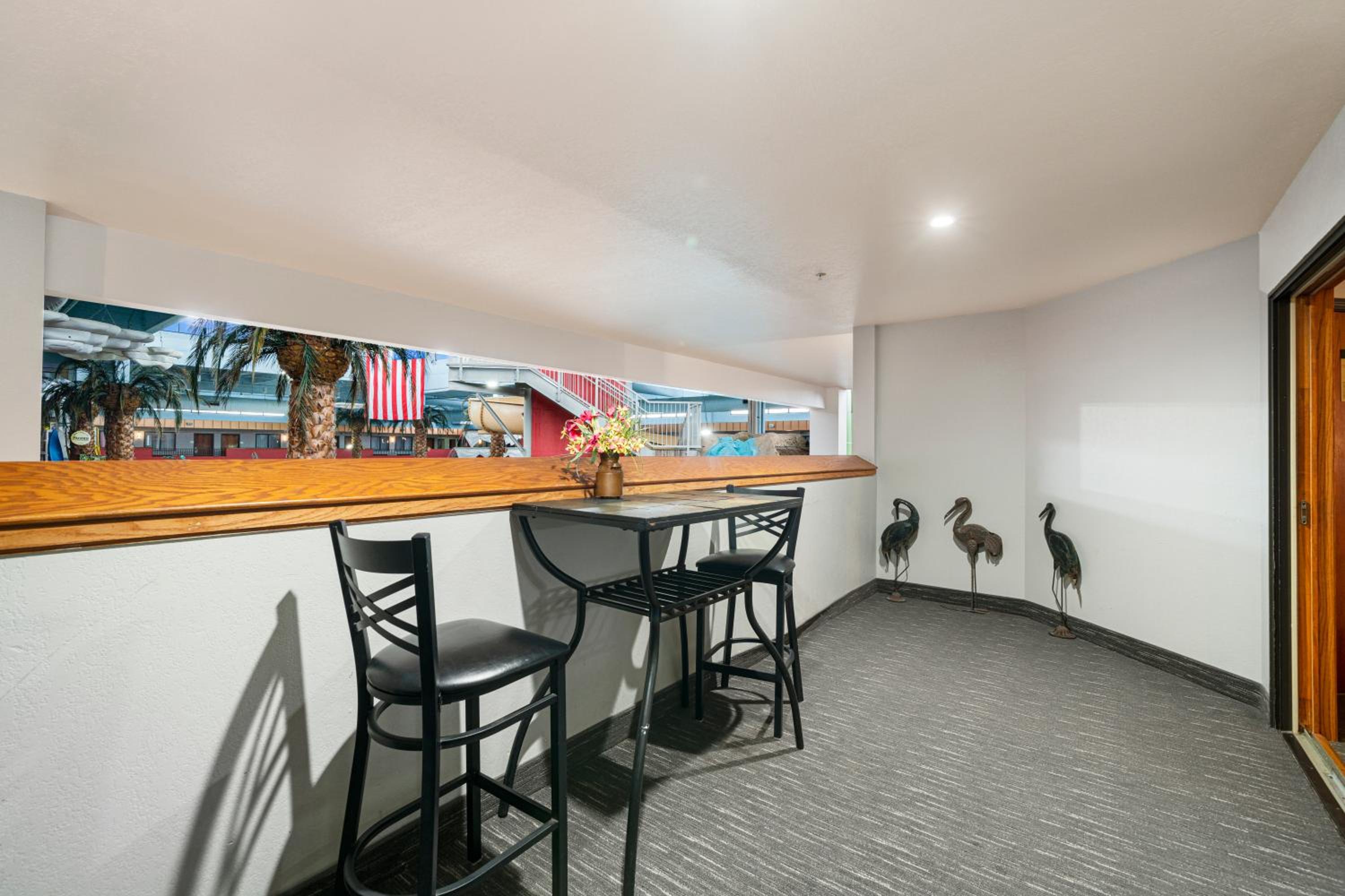 Two-Bedroom Suite - Non-Smoking - Photo 2