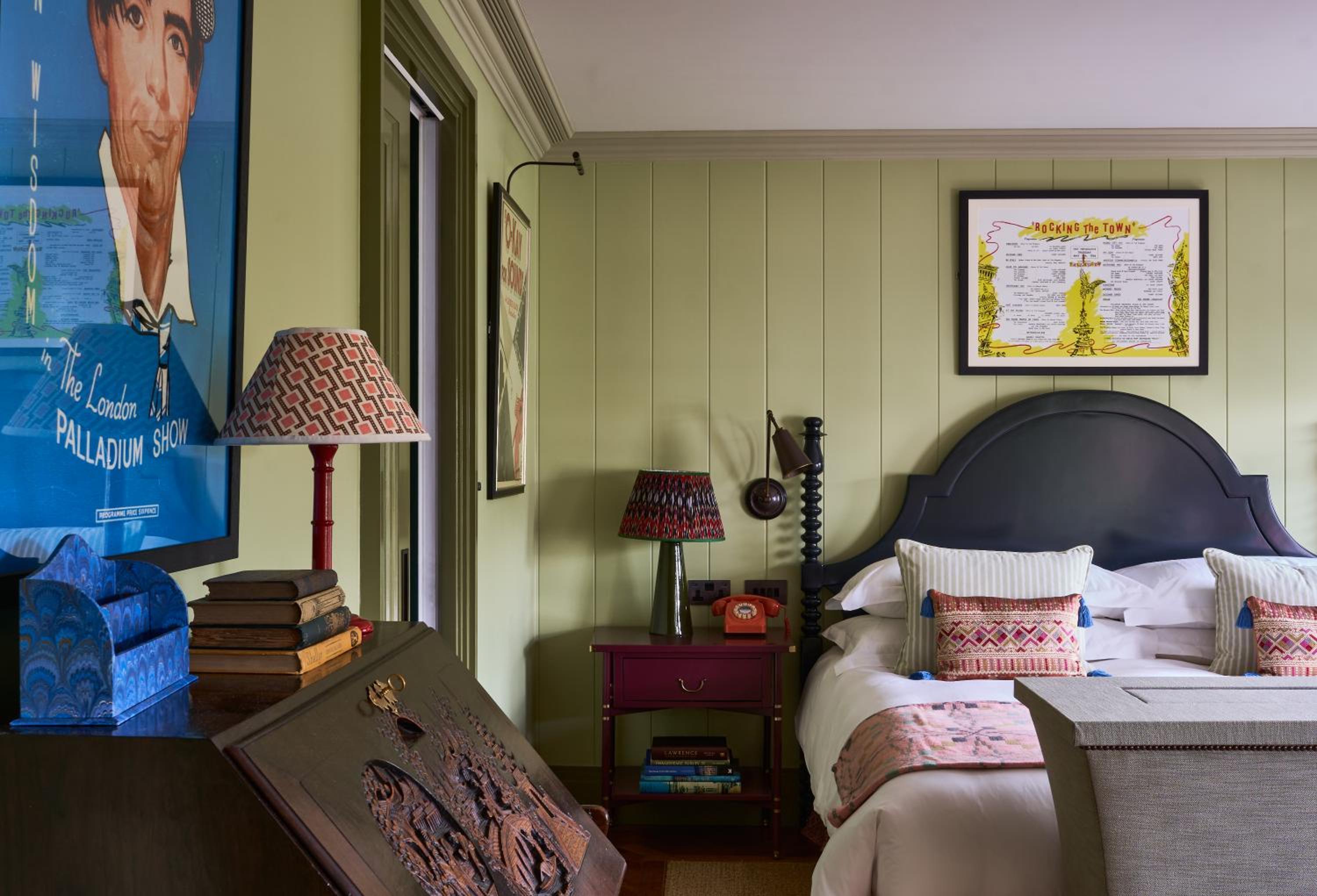 Deluxe King Room photo 2