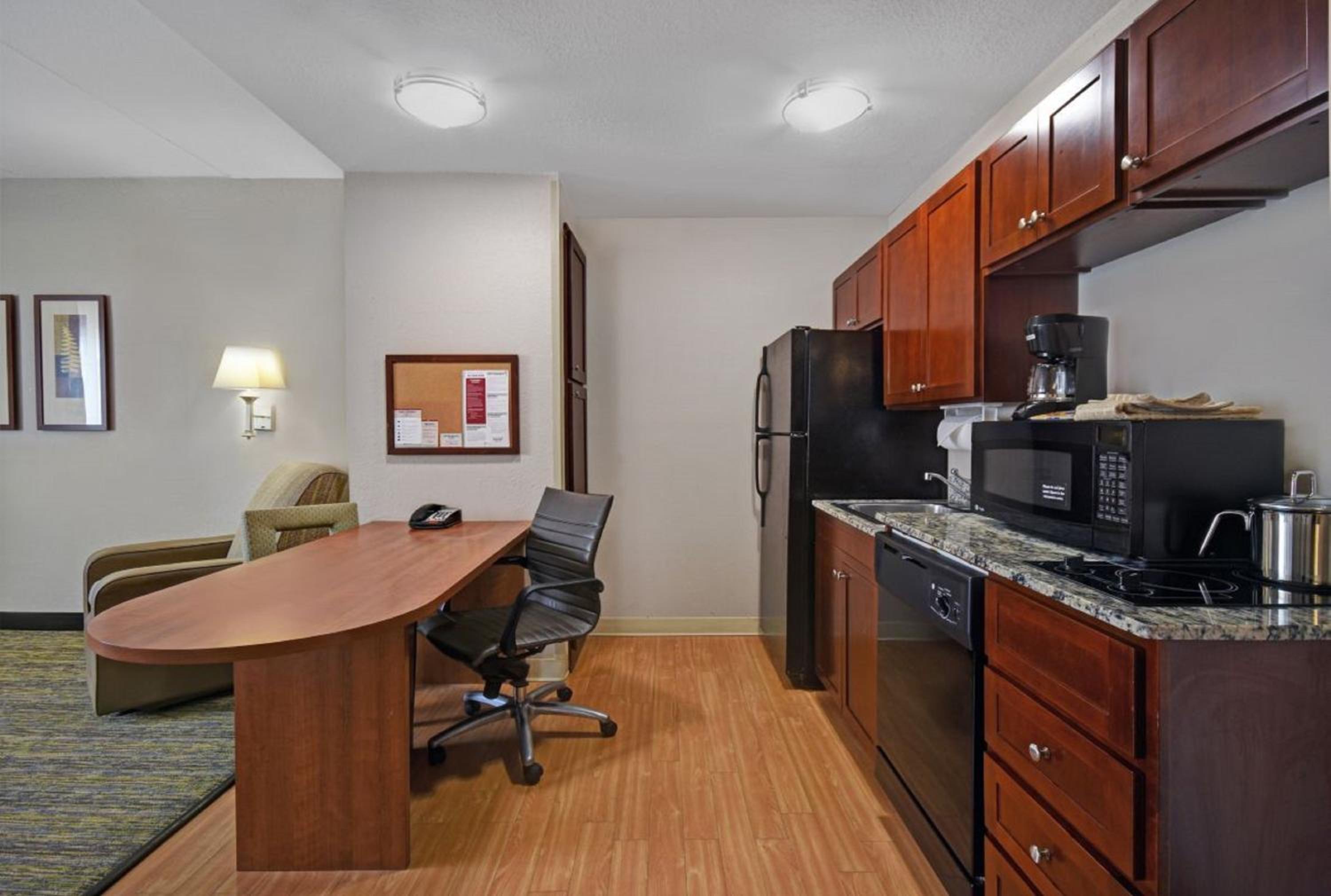One-Bedroom King Suite - Photo 4