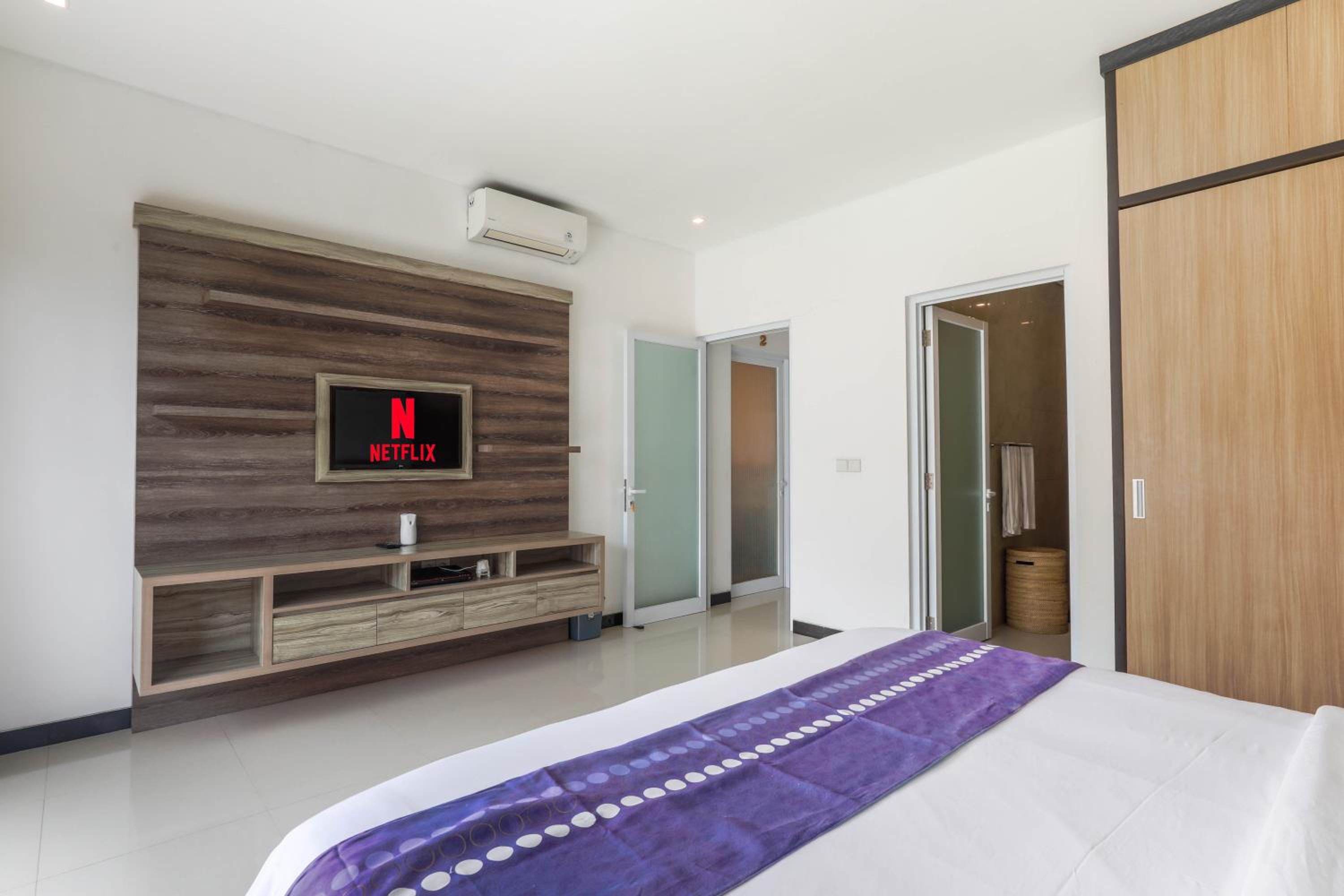 Three-Bedroom Villa with Private Pool photo 1