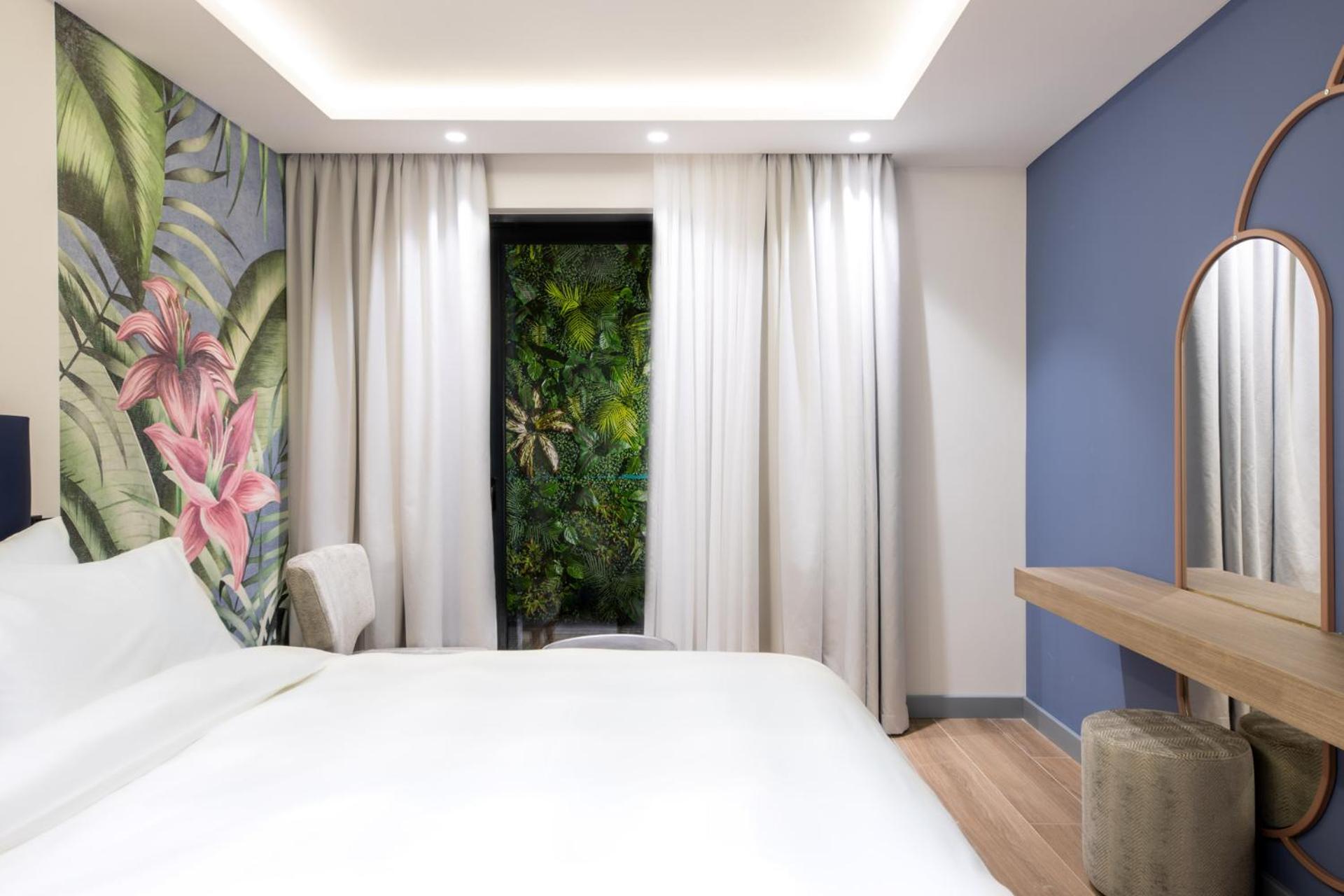 Standard Double Room - No View - Photo 1