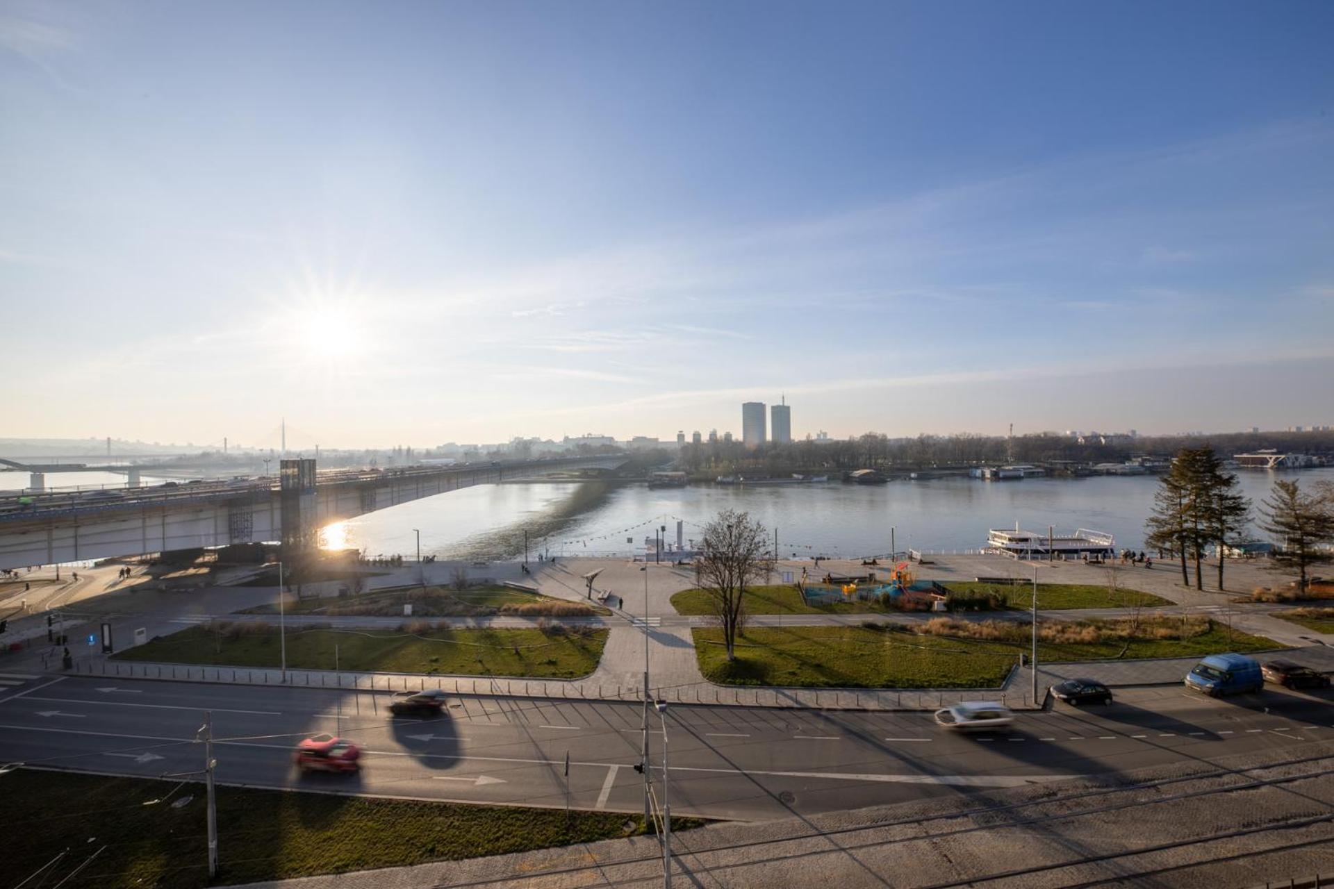 Deluxe Double Room with River View - Photo 2