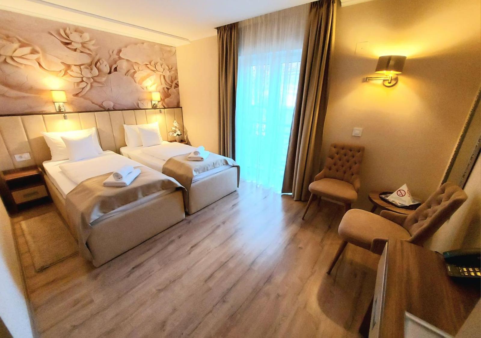 Double or Twin Room with Private Bathroom photo 2