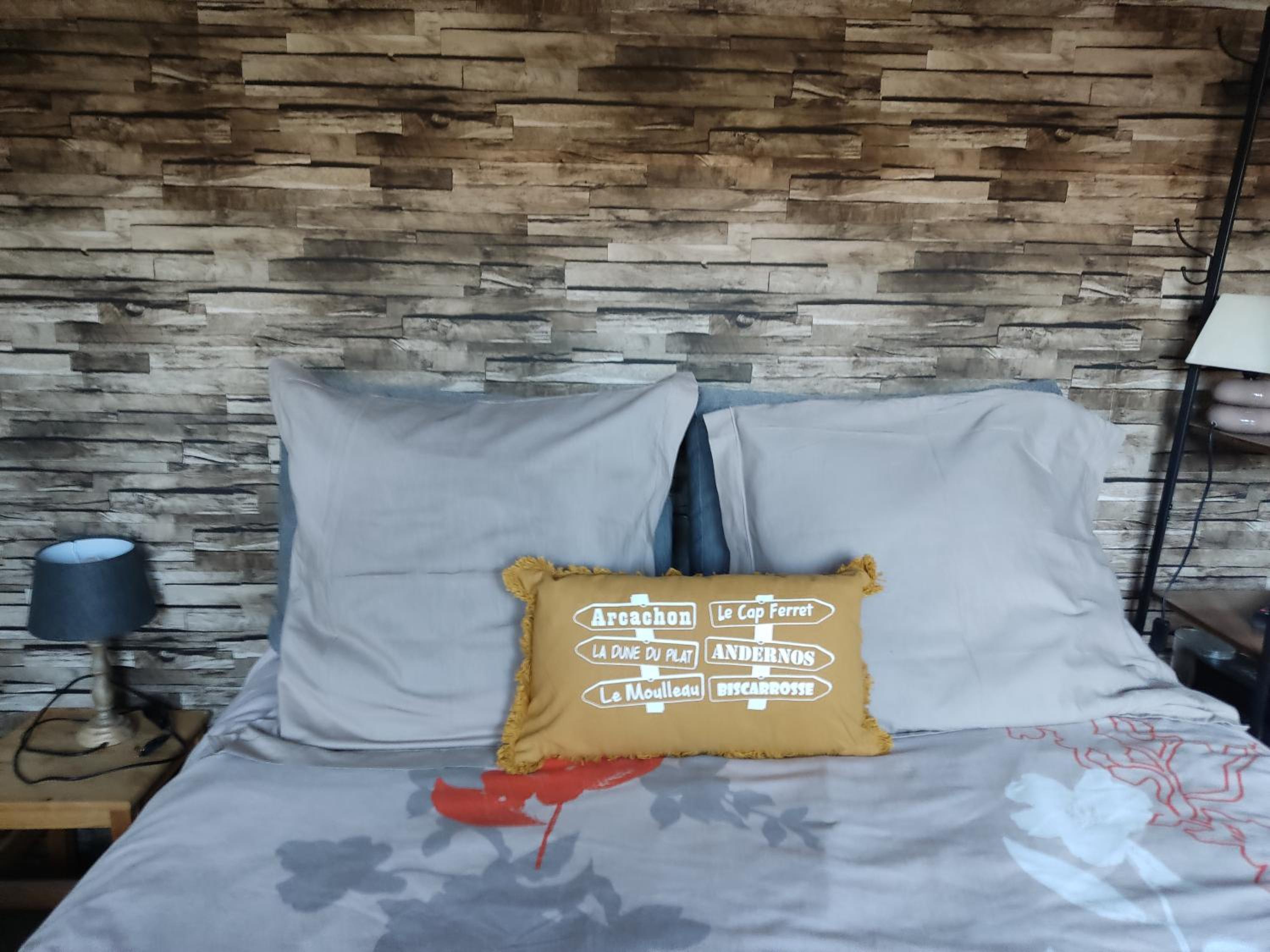Double Room with Private Bathroom - Photo 33